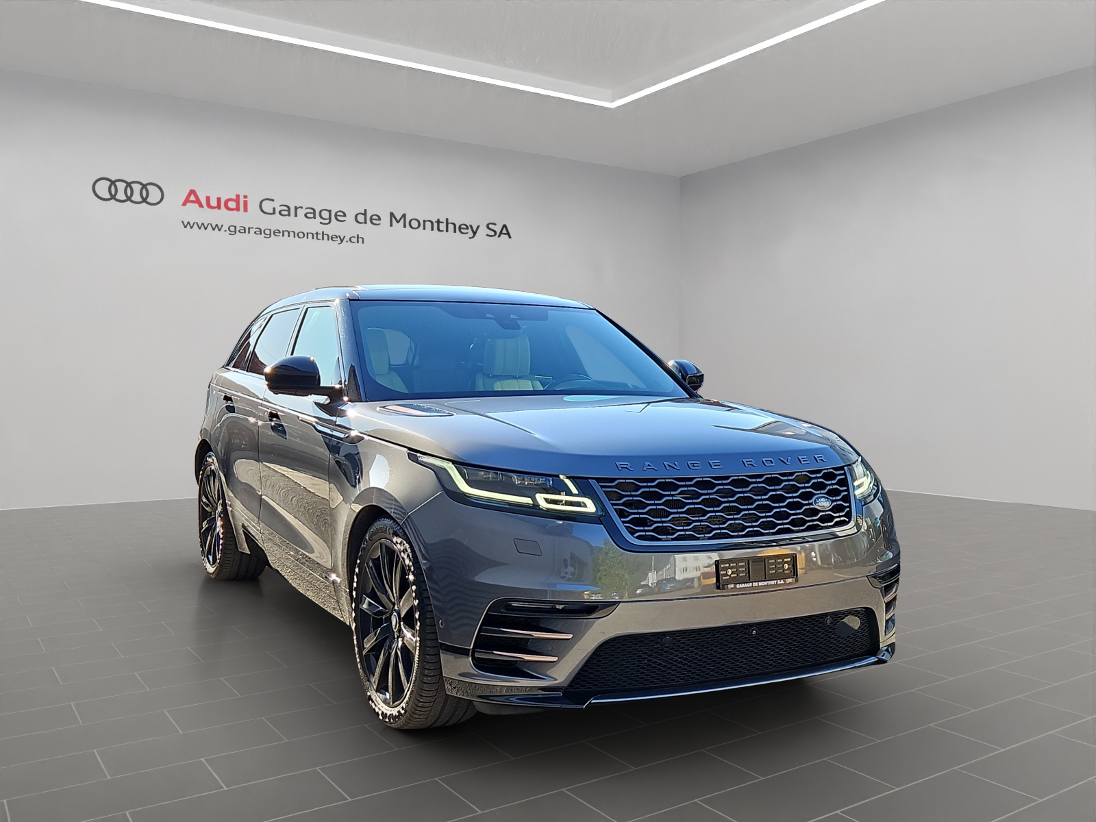 LAND ROVER Range Rover Velar D 300 First Edition Automatic-image-2