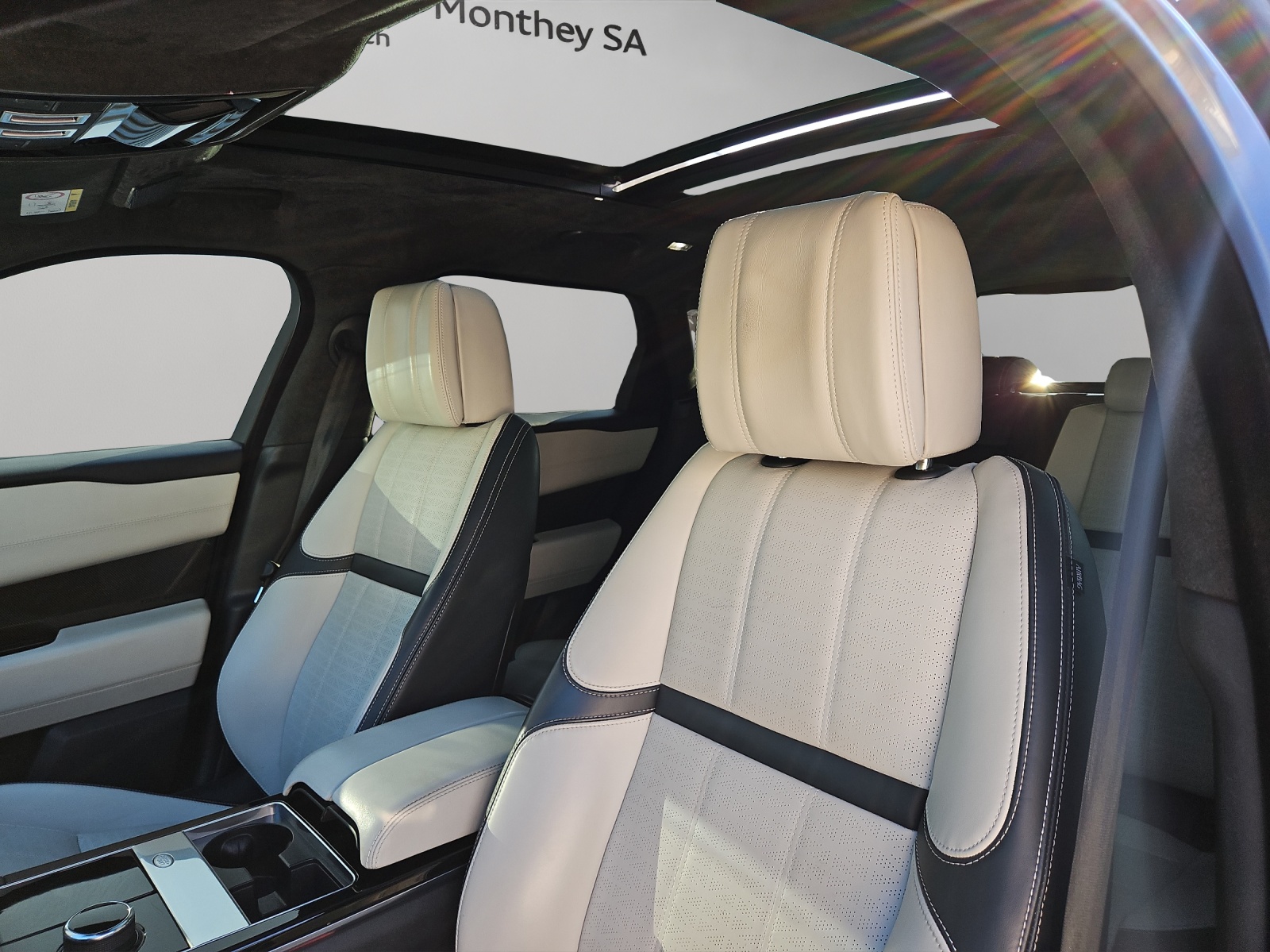LAND ROVER Range Rover Velar D 300 First Edition Automatic-image-7