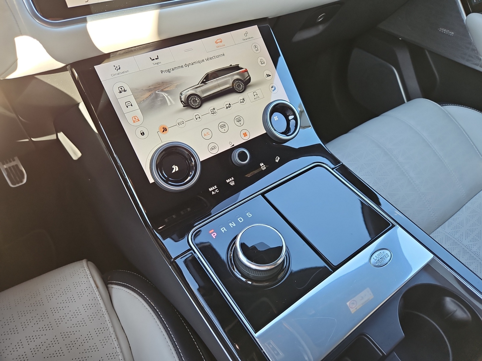 LAND ROVER Range Rover Velar D 300 First Edition Automatic-image-12