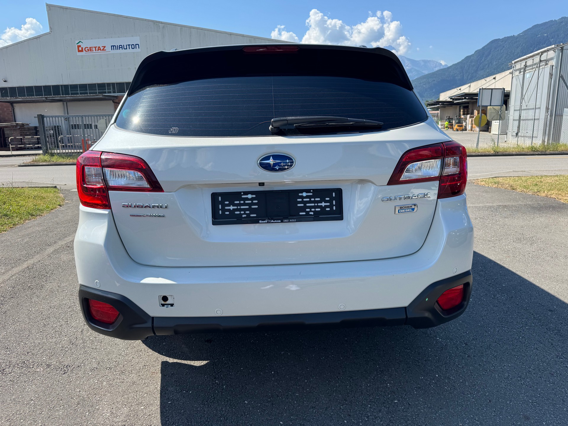 SUBARU Outback 2.0D Swiss AWD-image-4