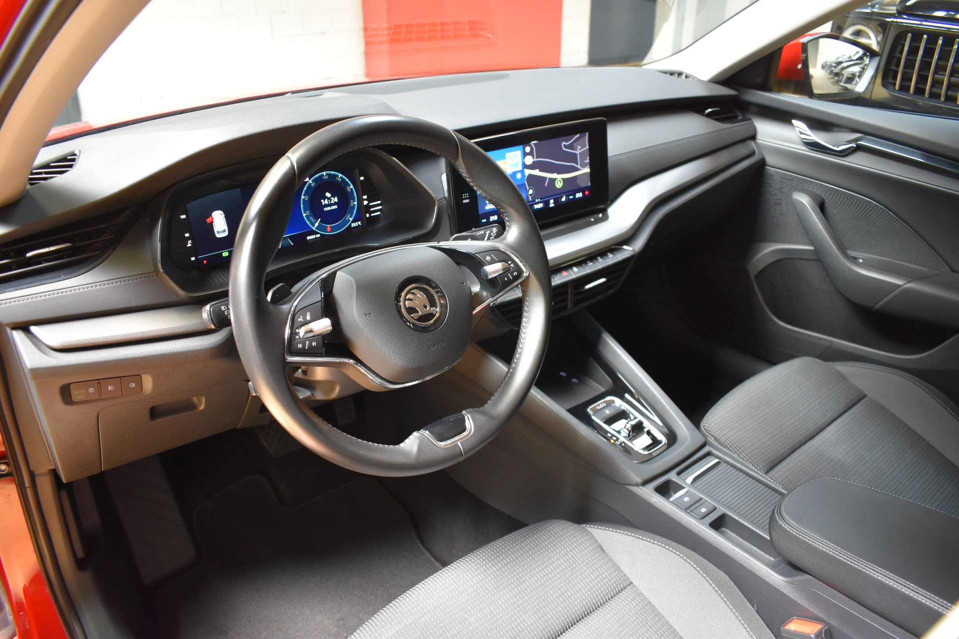 SKODA Octavia Combi 2.0 TDI DSG Ambition 4x4 - New Model 2021 - 150PS-image-4