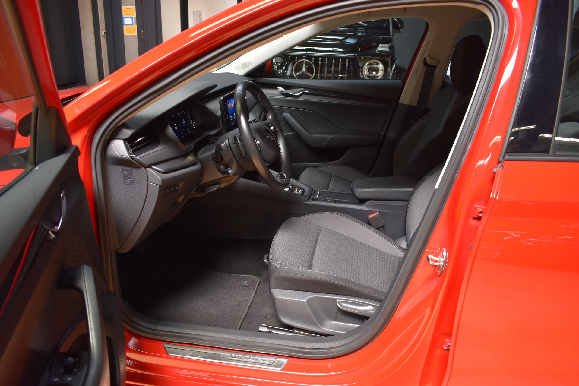 SKODA Octavia Combi 2.0 TDI DSG Ambition 4x4 - New Model 2021 - 150PS-showroom-element-3