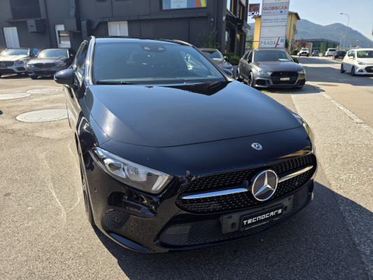 MERCEDES-BENZ A 180 d Edition-image-7