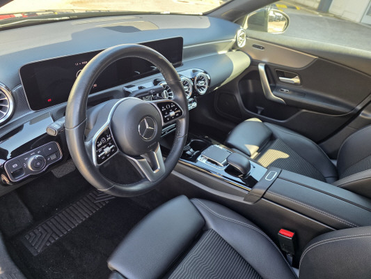 MERCEDES-BENZ A 180 d Edition-image-10