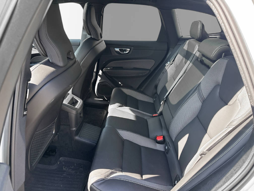 VOLVO XC60 2.0 T6 TE Plus Dark eAWD-image-5