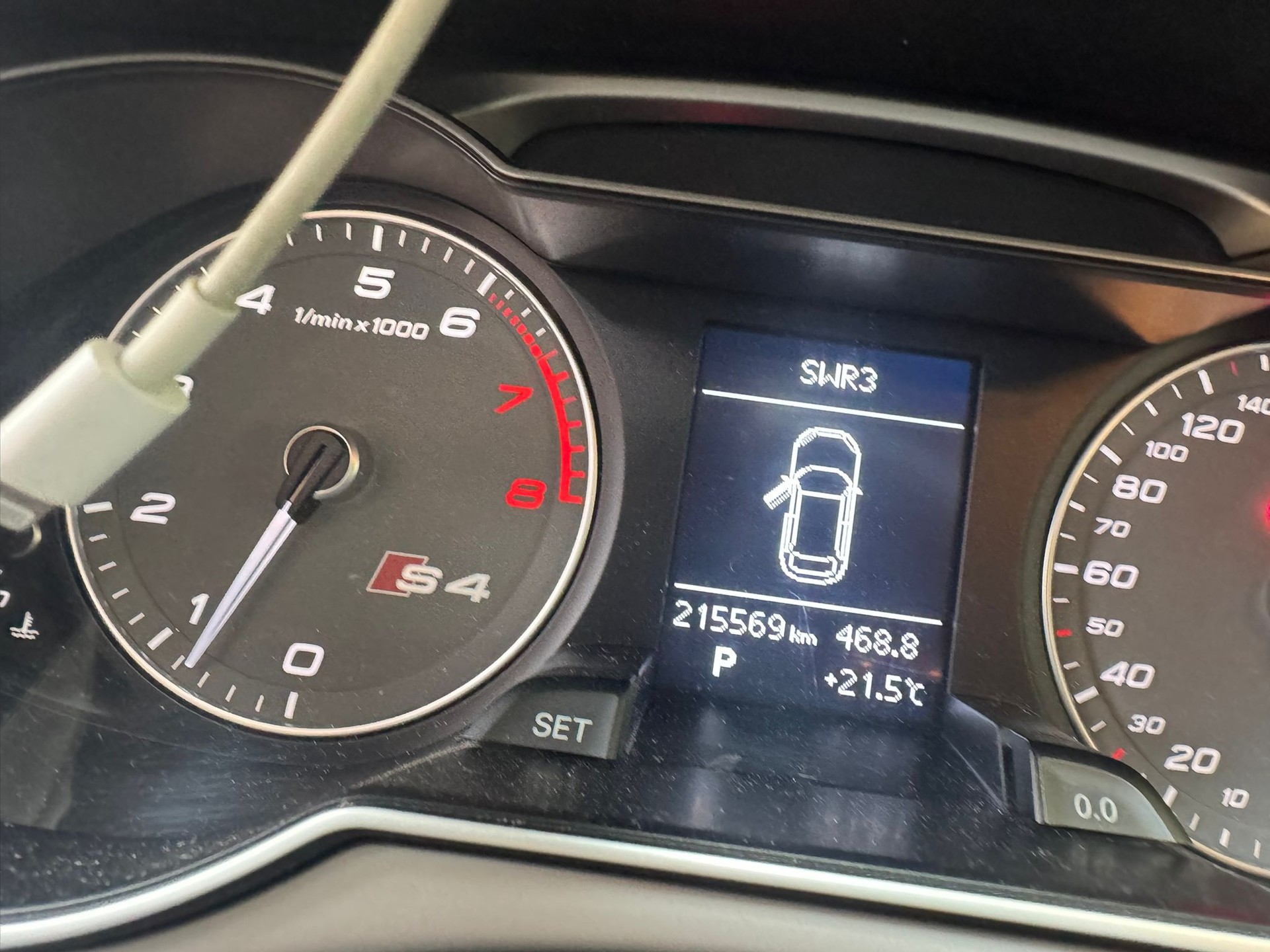 AUDI S4 Avant 3.0 TFSI quattro S-tronic-image-7