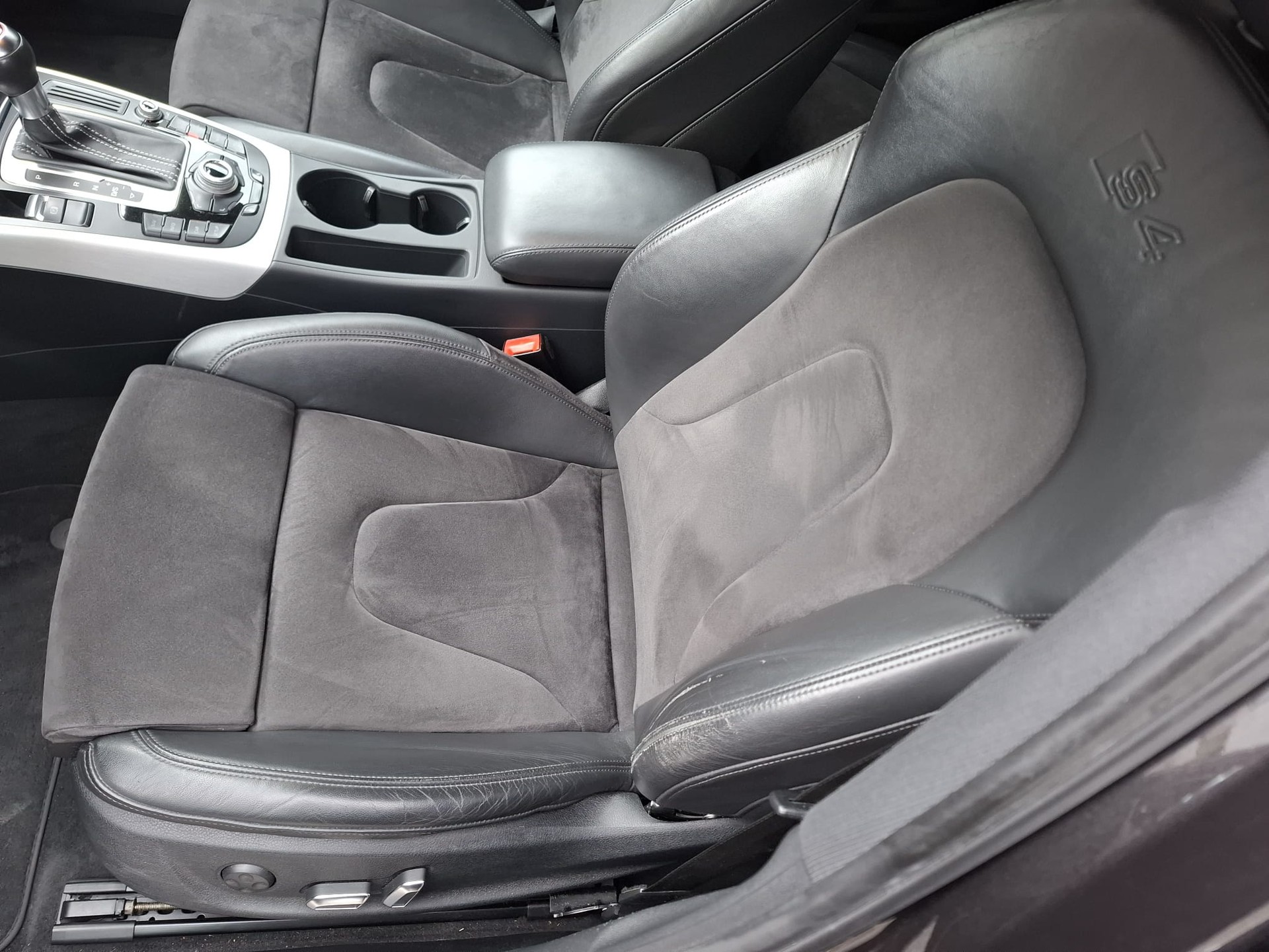 AUDI S4 Avant 3.0 TFSI quattro S-tronic-image-9