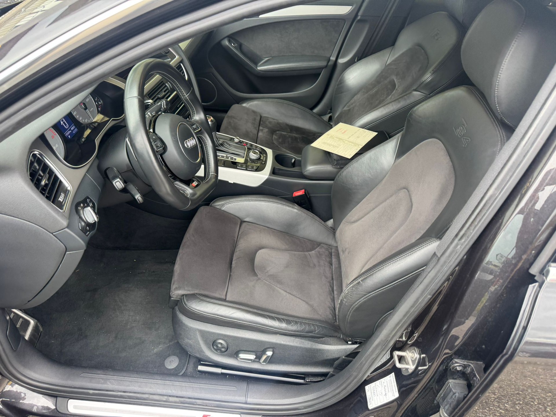 AUDI S4 Avant 3.0 TFSI quattro S-tronic-image-5