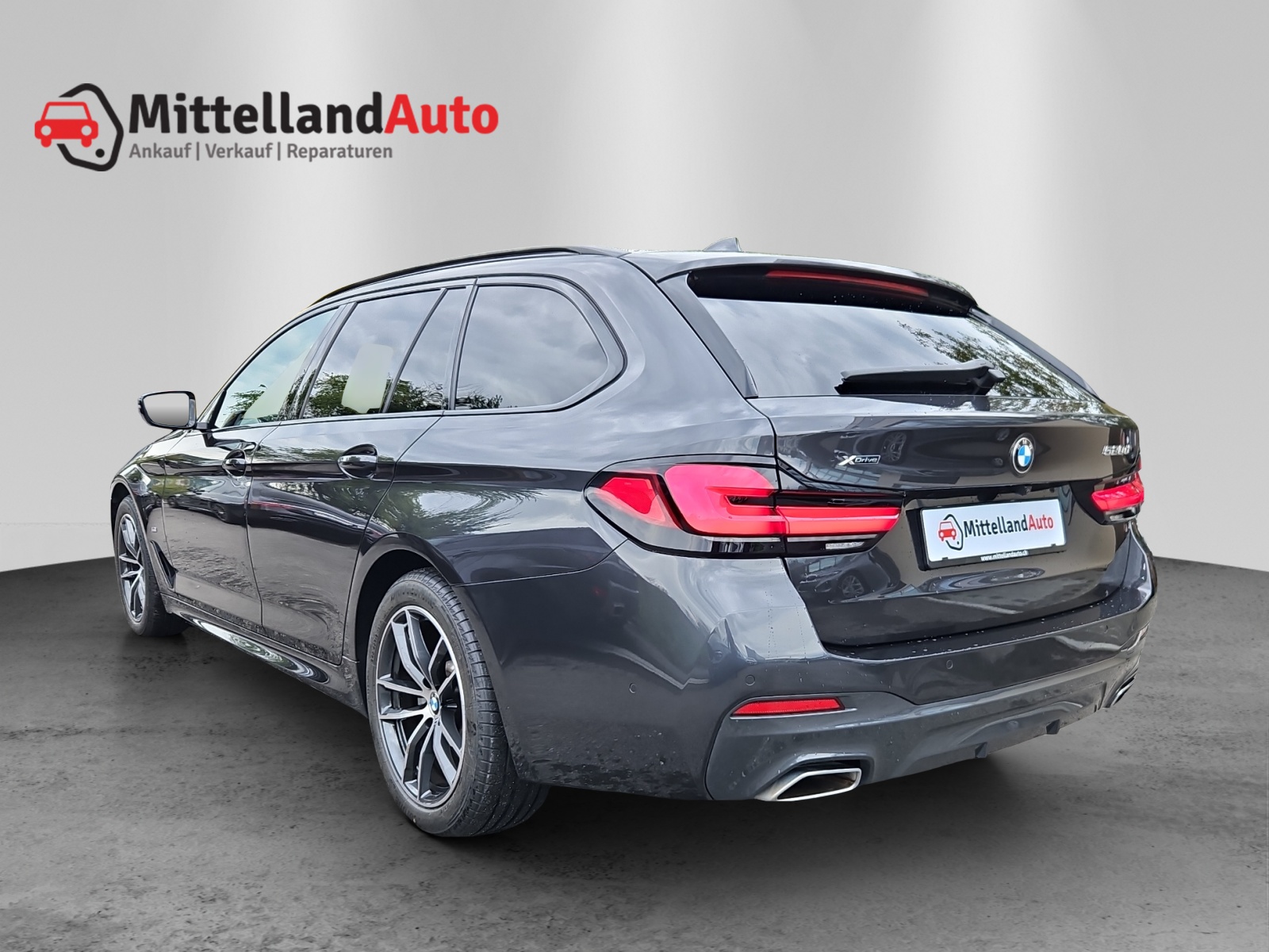 BMW 520d xDrive 48V Touring Pure M Sport Edition-image-13