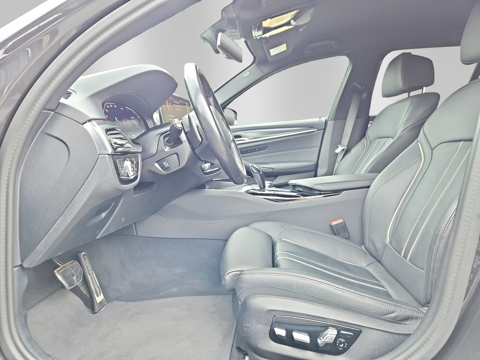 BMW 520d xDrive 48V Touring Pure M Sport Edition-image-6