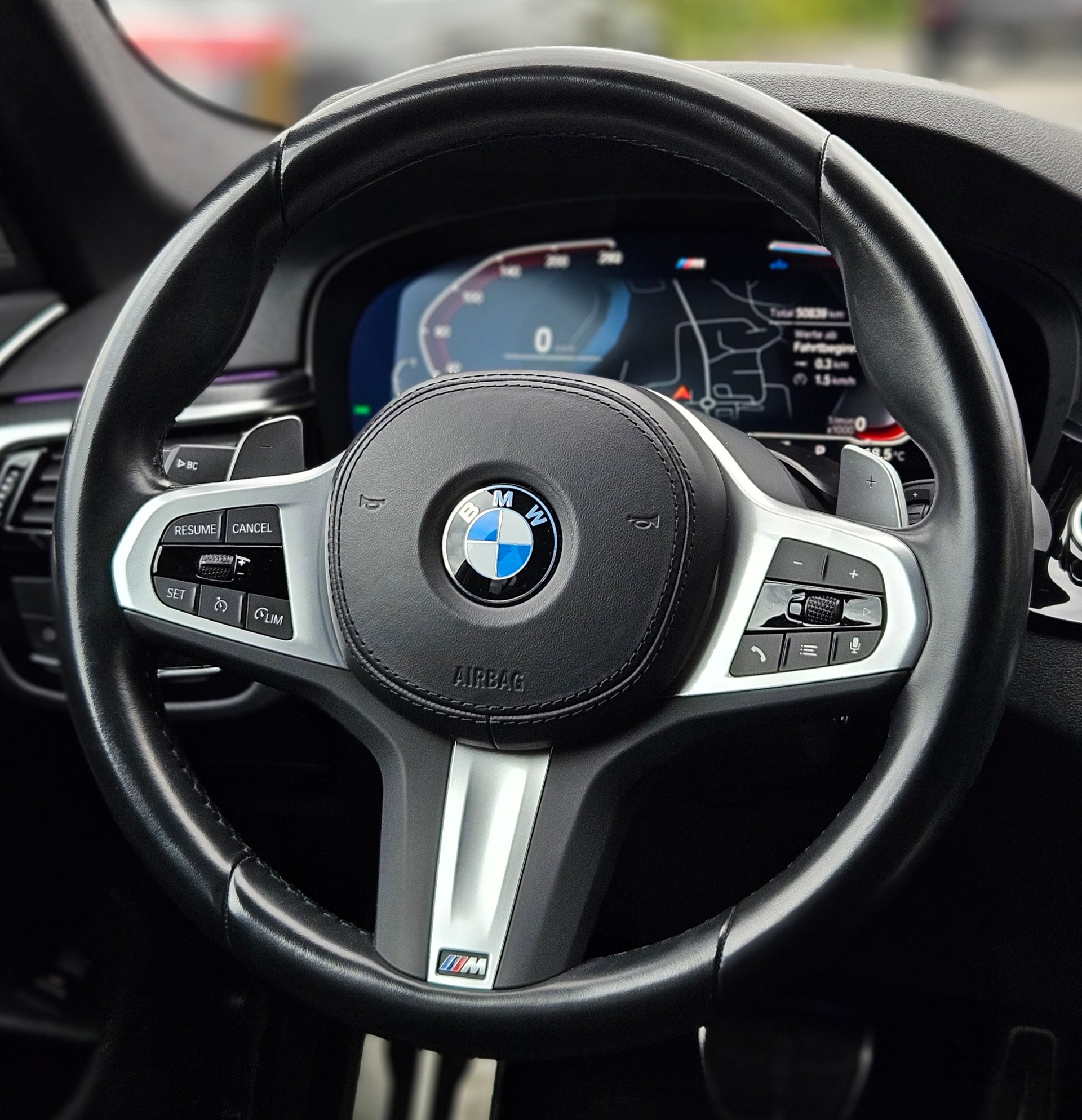 BMW 520d xDrive 48V Touring Pure M Sport Edition-image-8