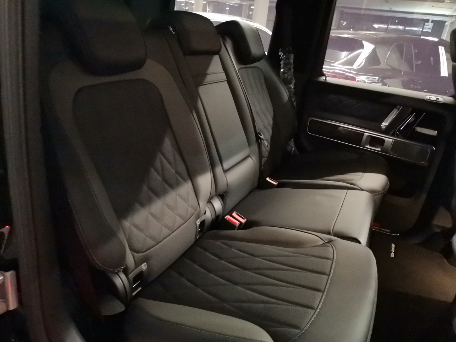 MERCEDES-BENZ AMG G 63-image-9
