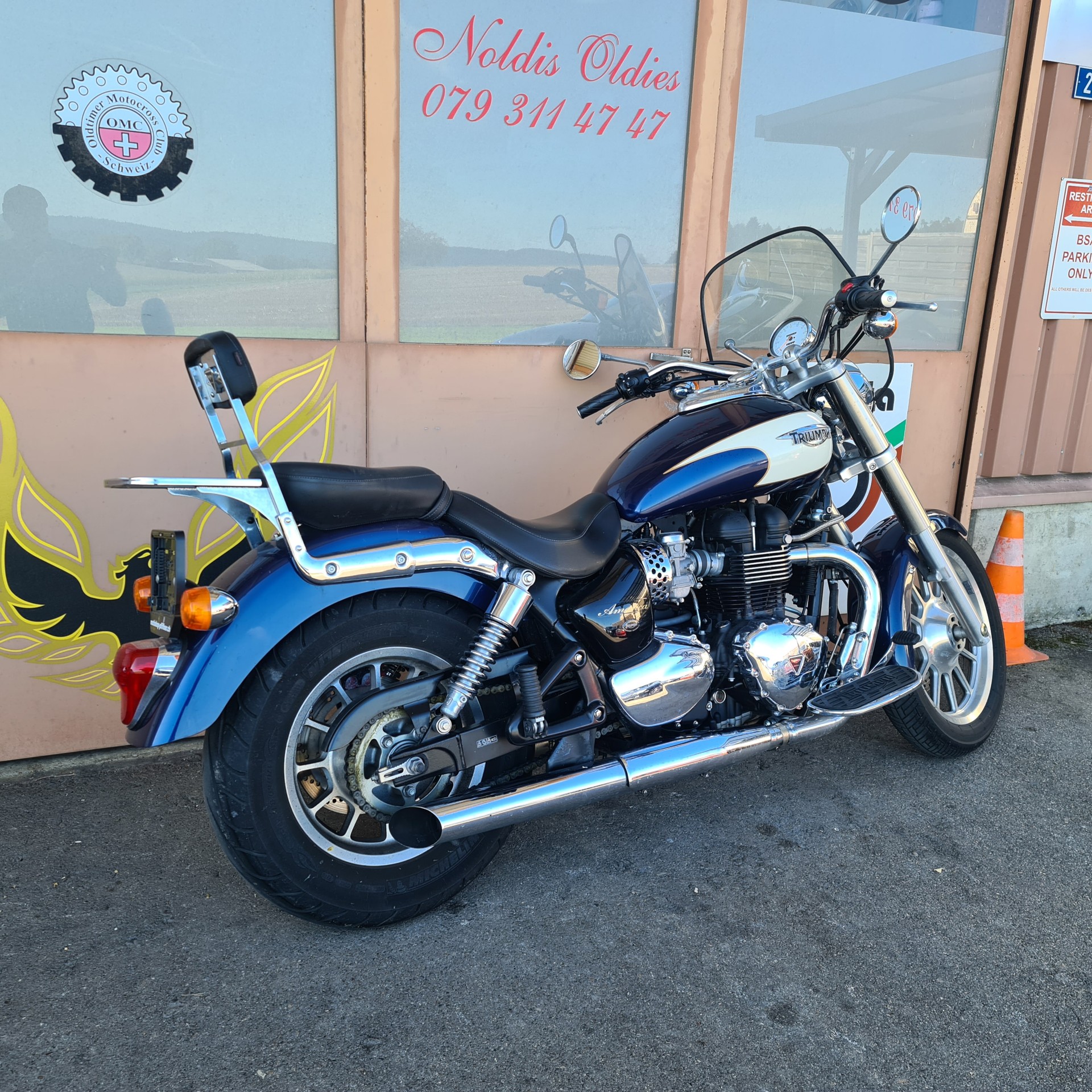 TRIUMPH America 900 i-image-2