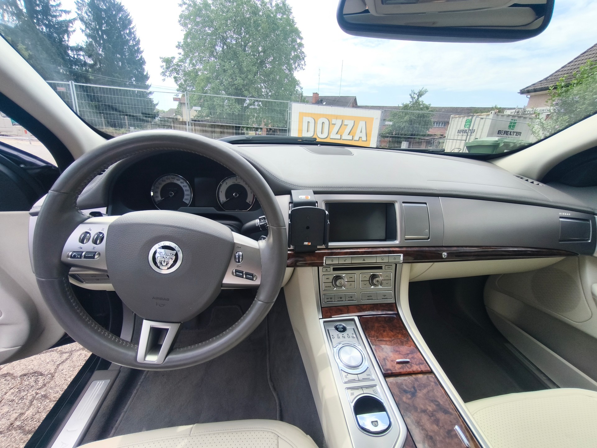 JAGUAR XF 3.0d S V6 (Biturbo)-image-4