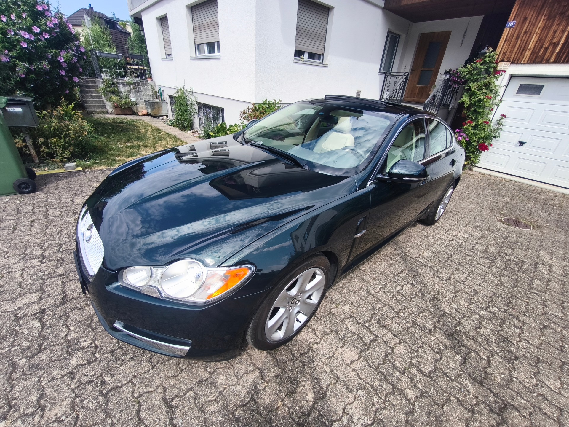 JAGUAR XF 3.0d S V6 (Biturbo)-image-1