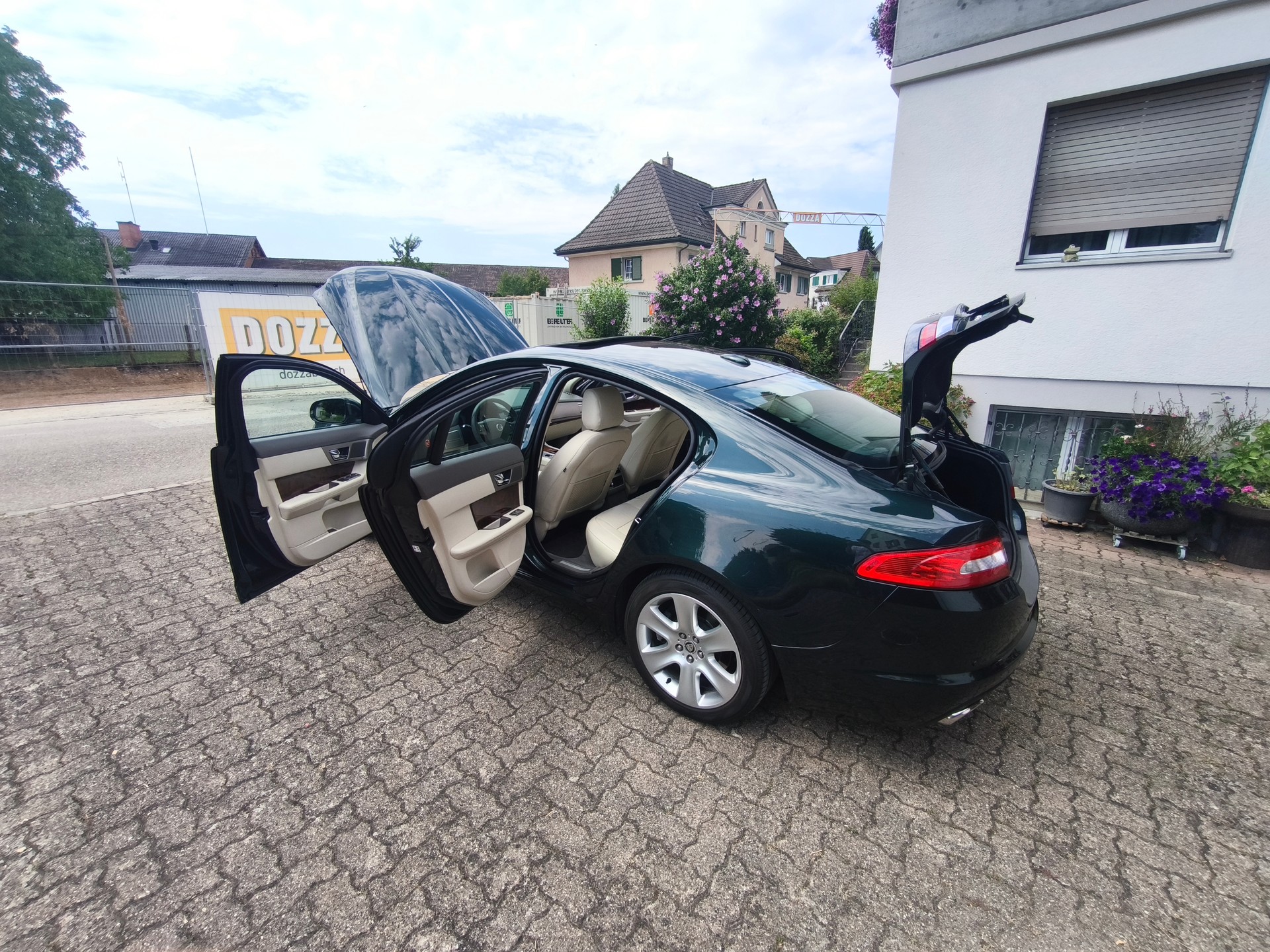 JAGUAR XF 3.0d S V6 (Biturbo)-image-11