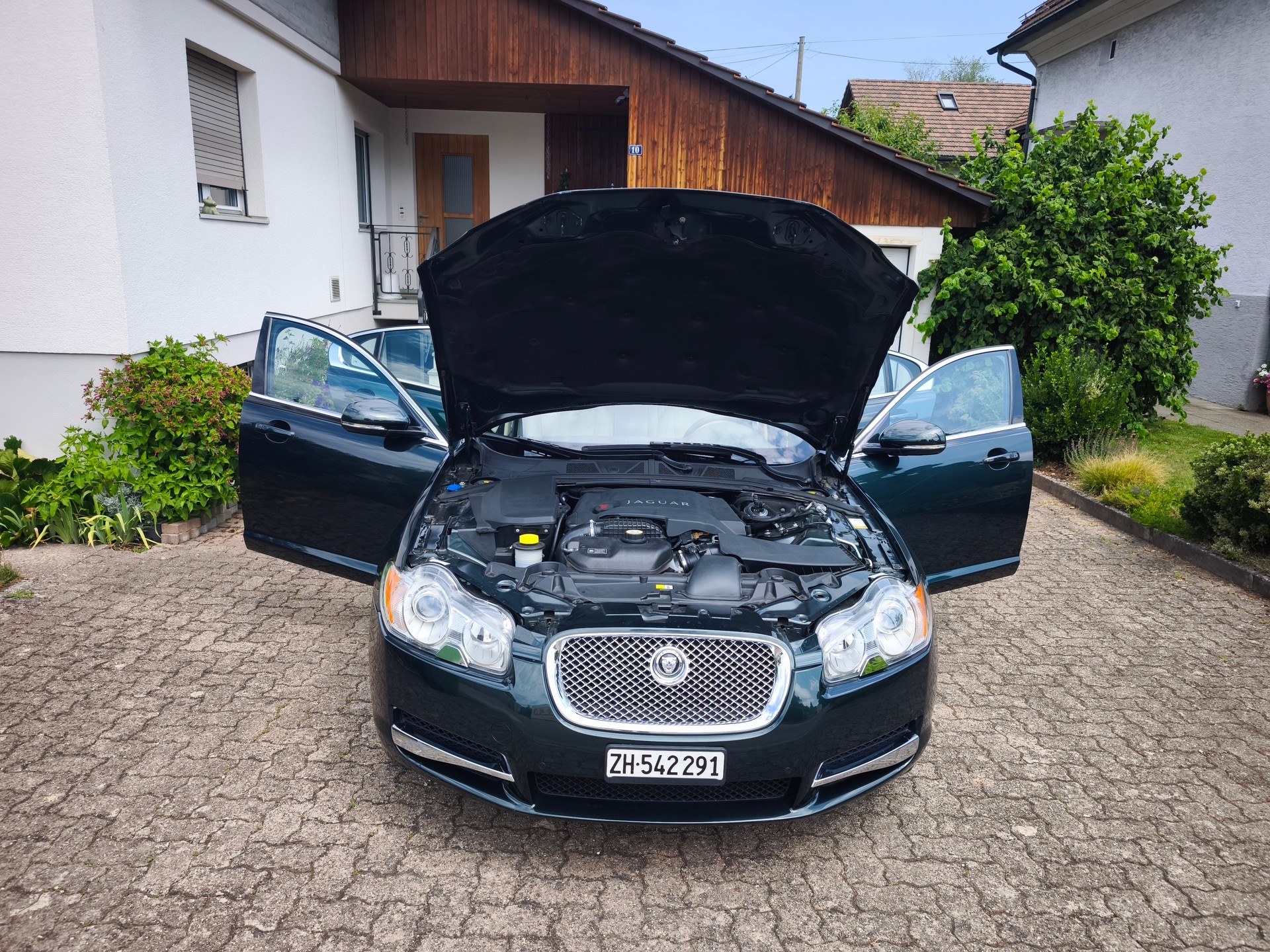 JAGUAR XF 3.0d S V6 (Biturbo)-image-8