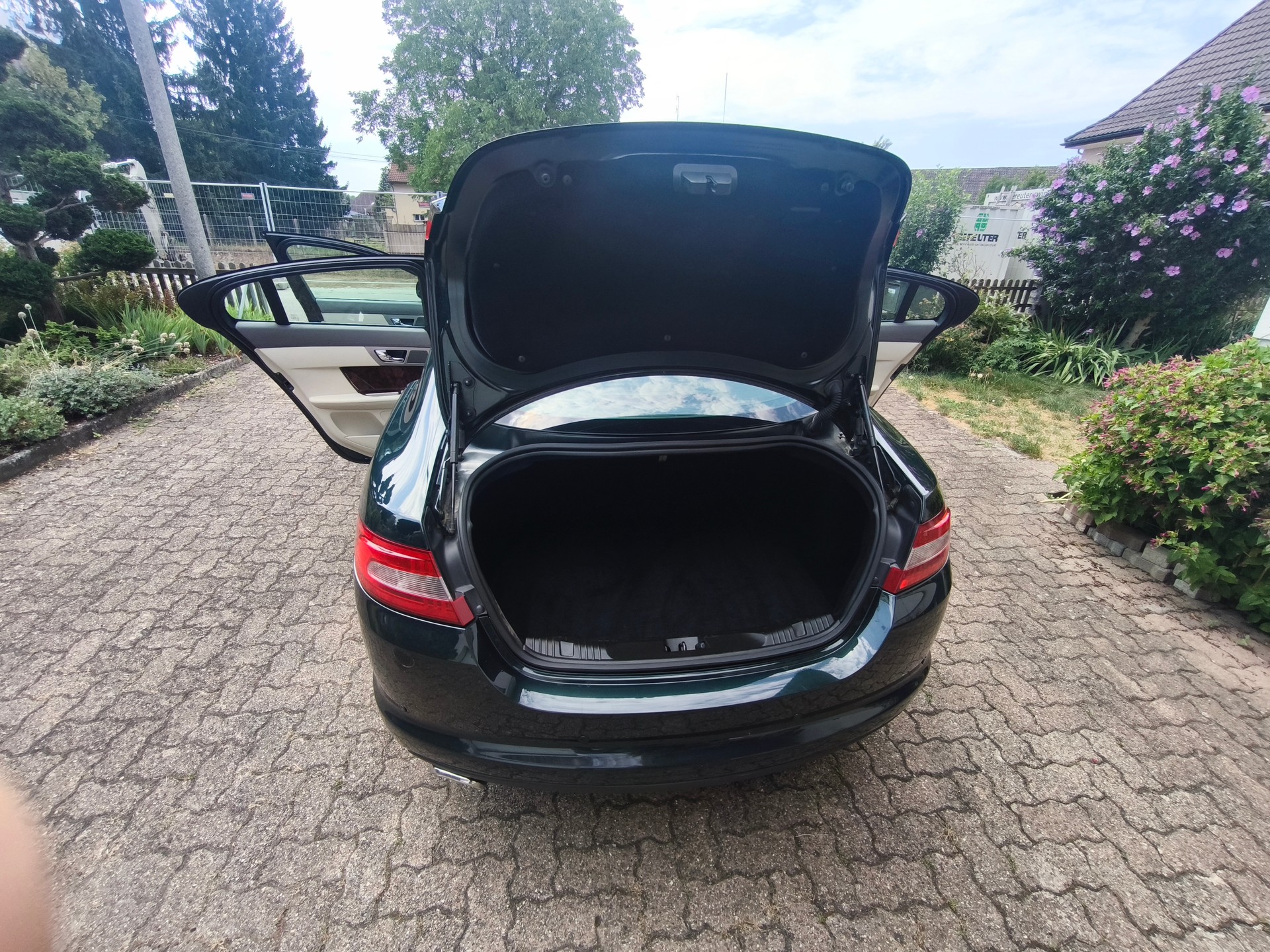 JAGUAR XF 3.0d S V6 (Biturbo)-image-12