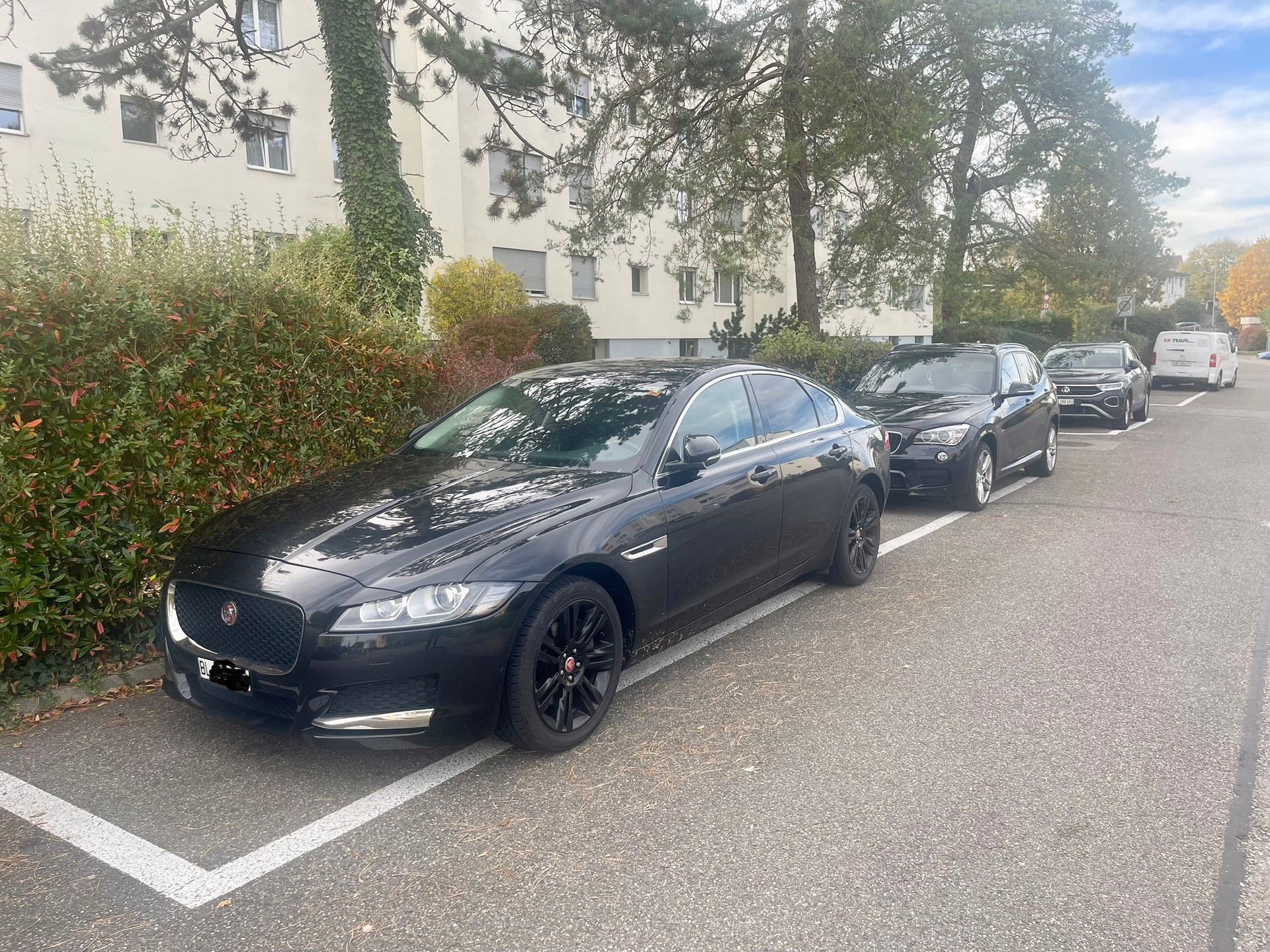 JAGUAR XF 20d Pure Automatic-image-0