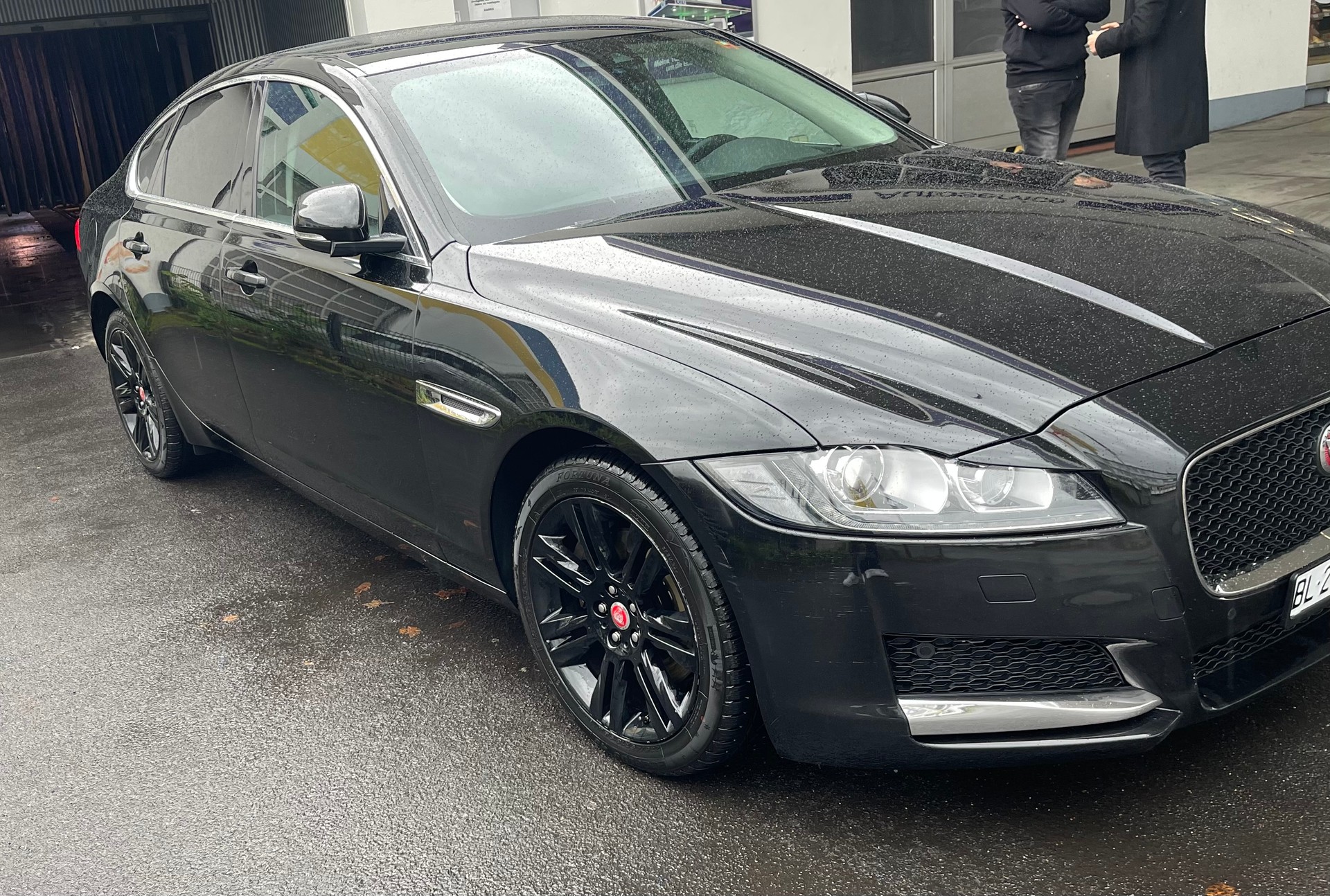 JAGUAR XF 20d Pure Automatic-image-7