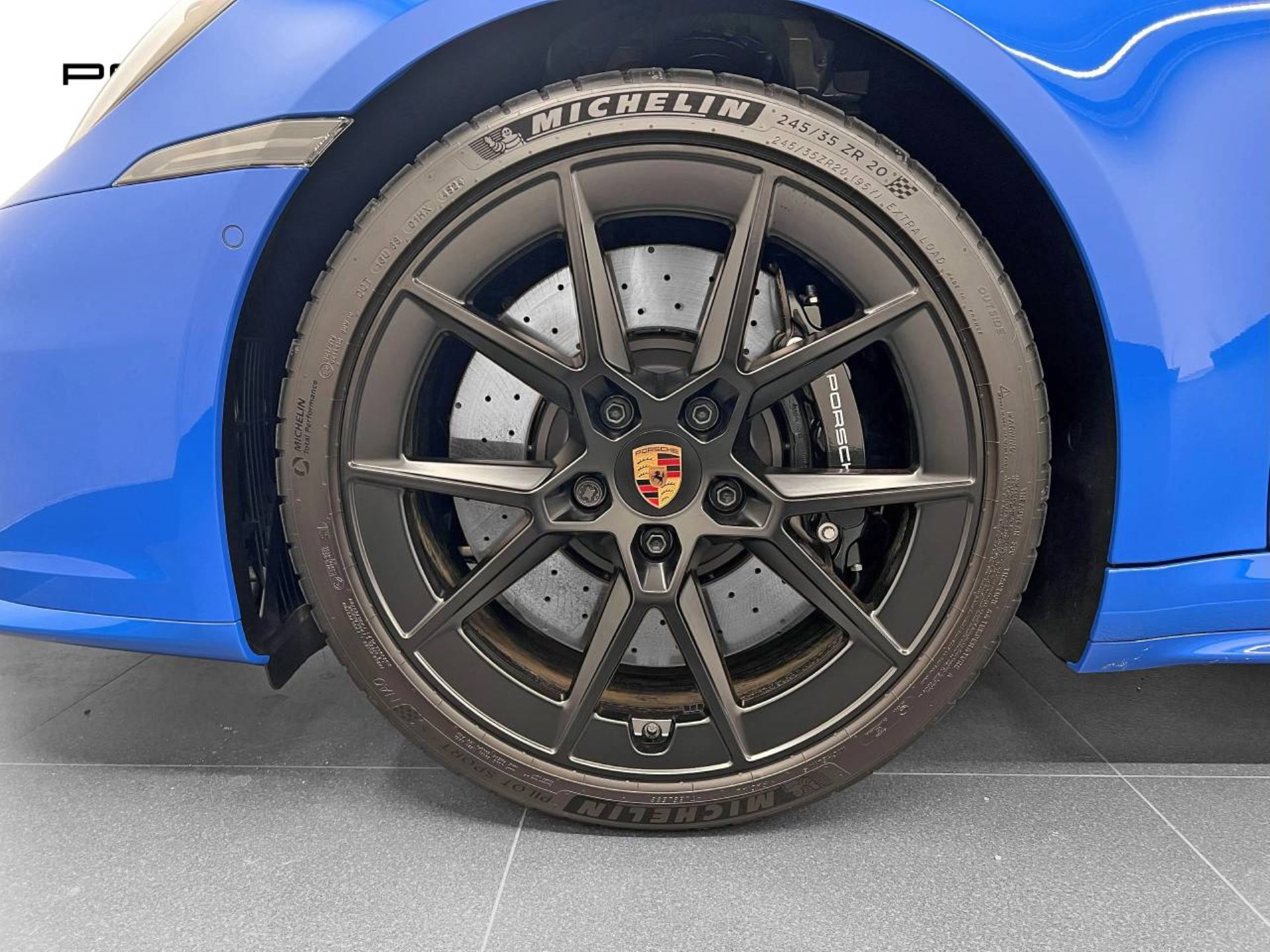 PORSCHE 911 Carrera S-image-10