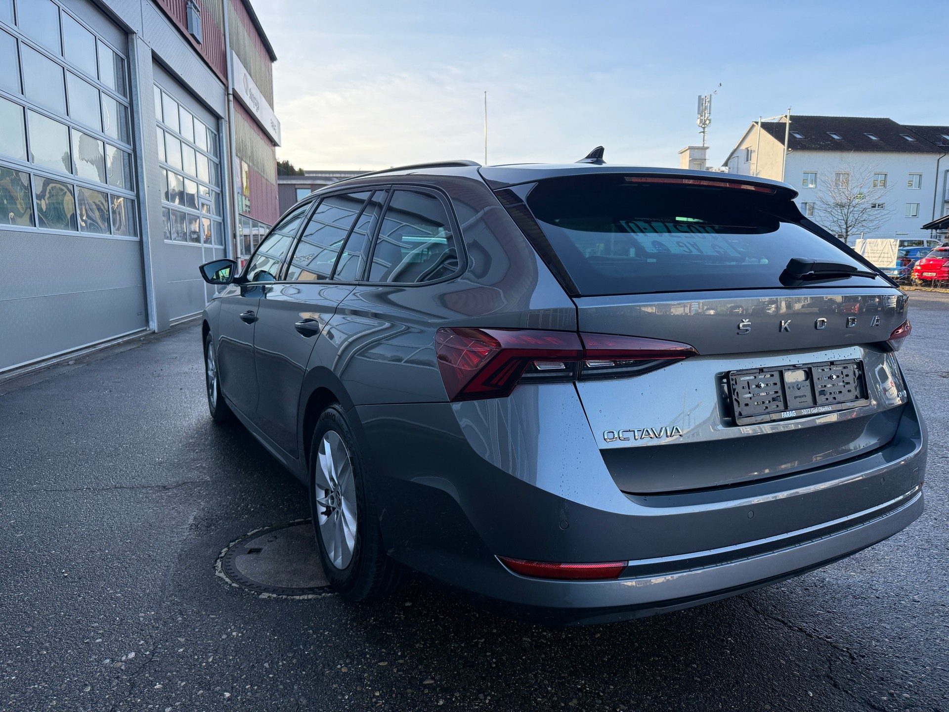 SKODA Octavia Combi 2.0 TDI DSG Ambition 4x4-image-6