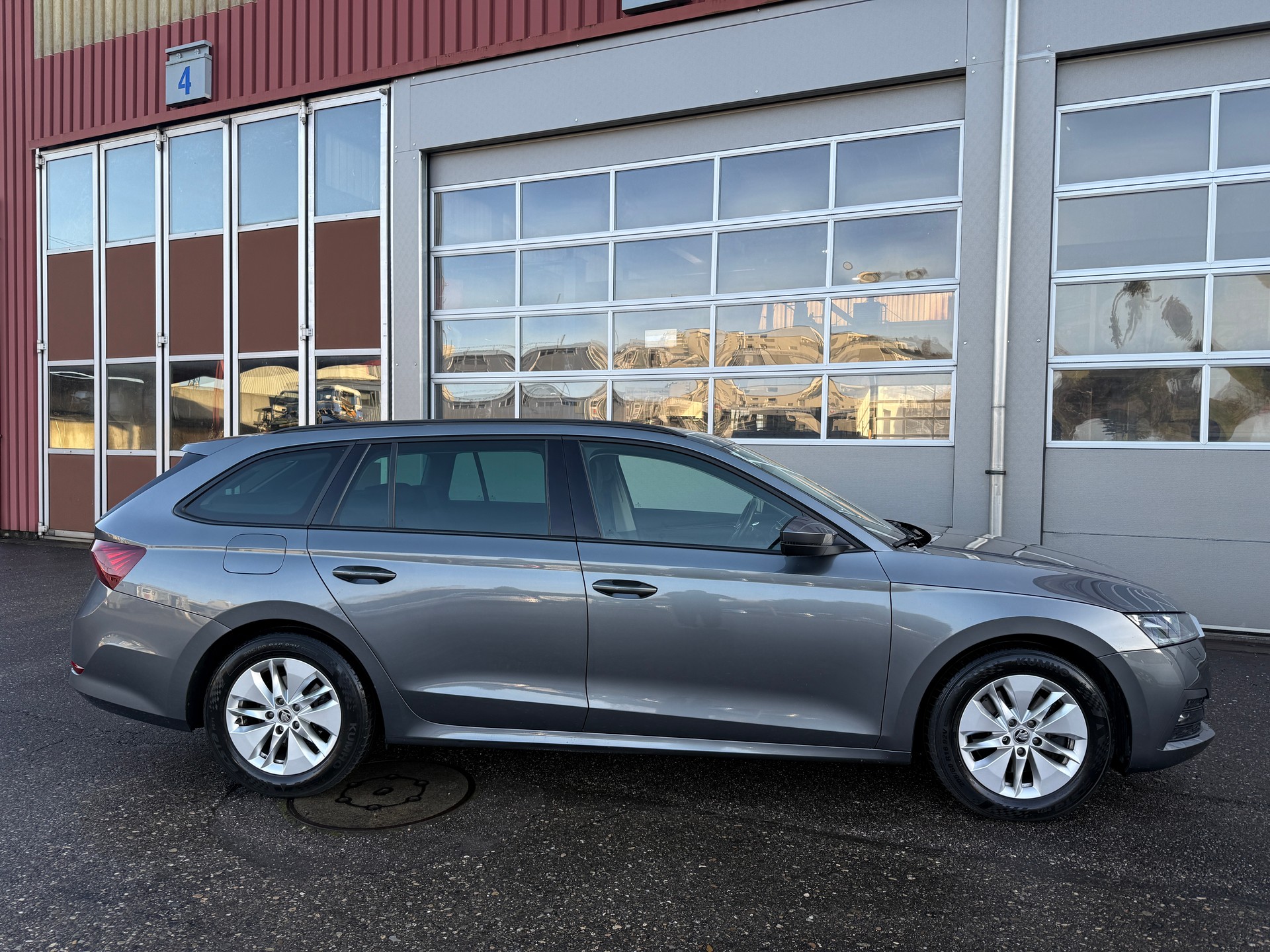 SKODA Octavia Combi 2.0 TDI DSG Ambition 4x4-image-3
