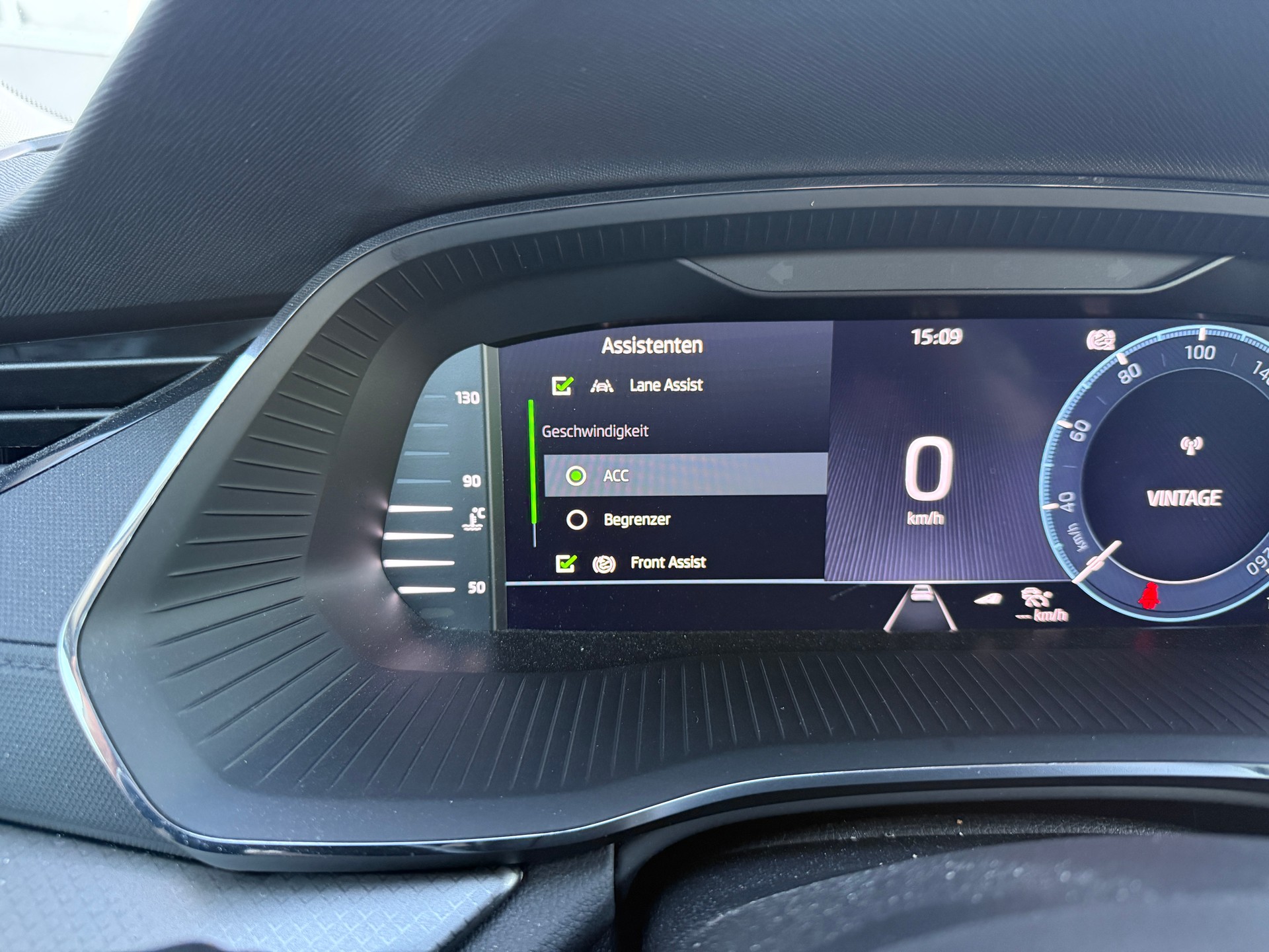 SKODA Octavia Combi 2.0 TDI DSG Ambition 4x4-image-16