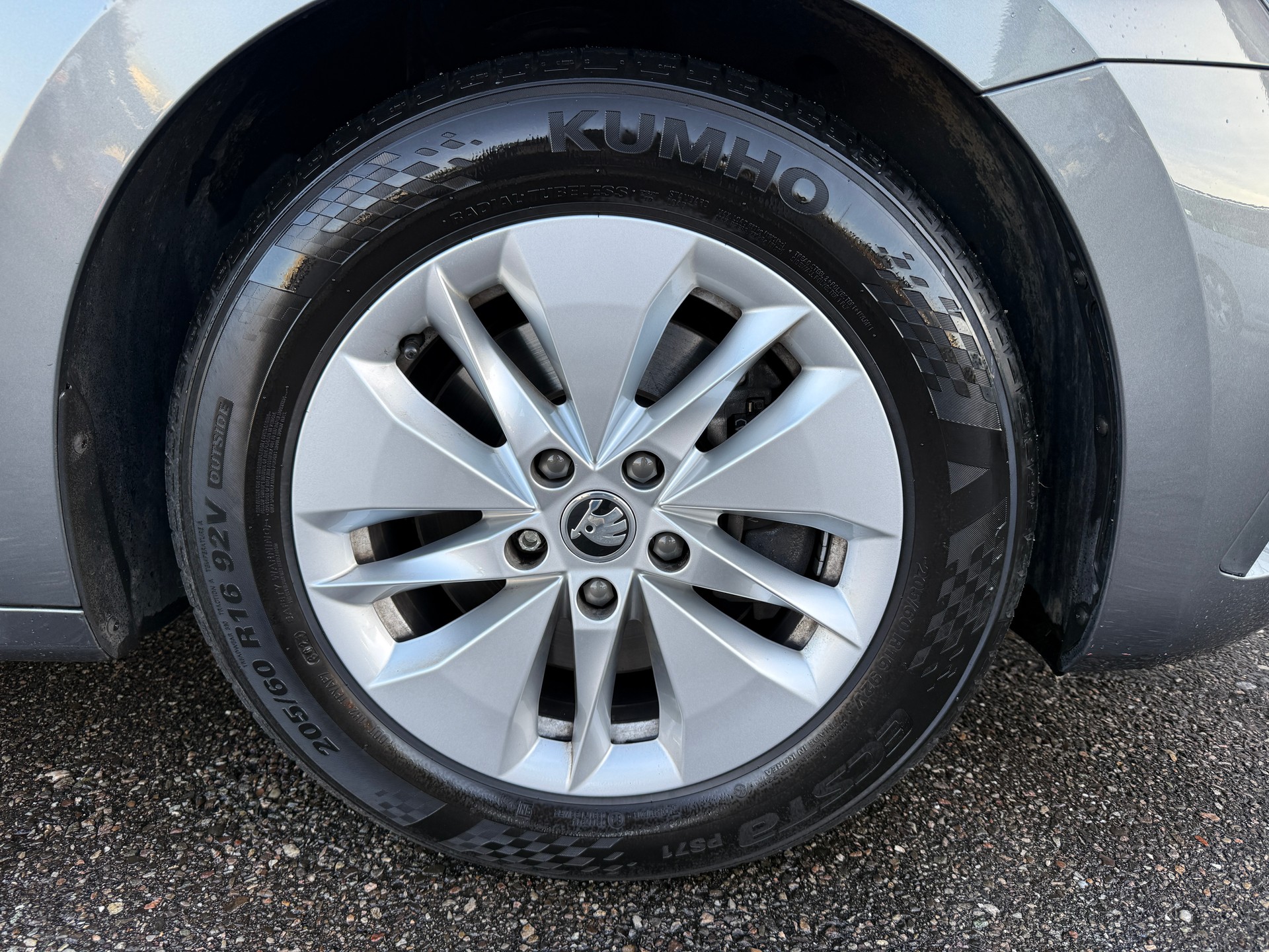 SKODA Octavia Combi 2.0 TDI DSG Ambition 4x4-image-4
