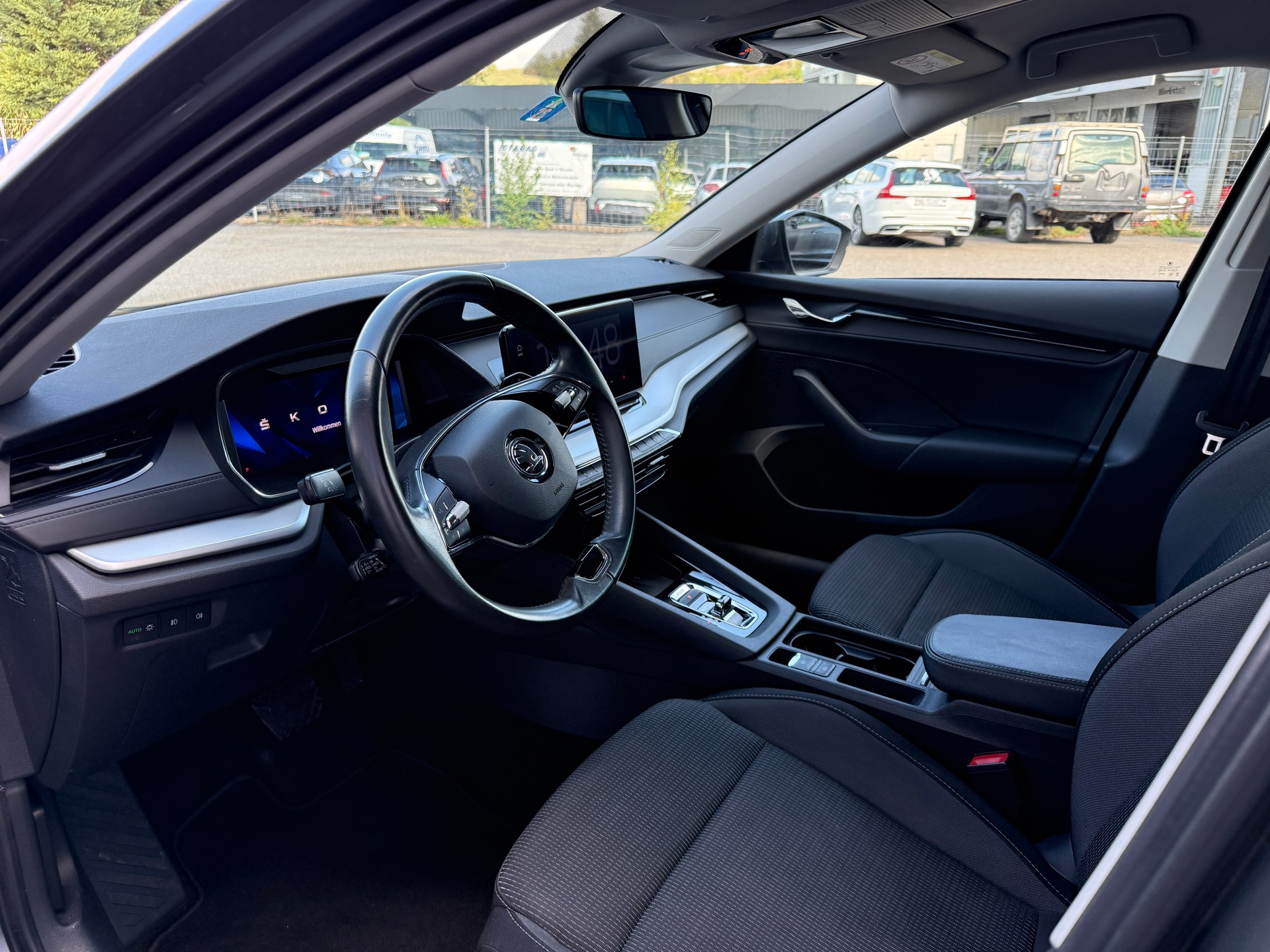 SKODA Octavia Combi 2.0 TDI DSG Ambition 4x4-image-14