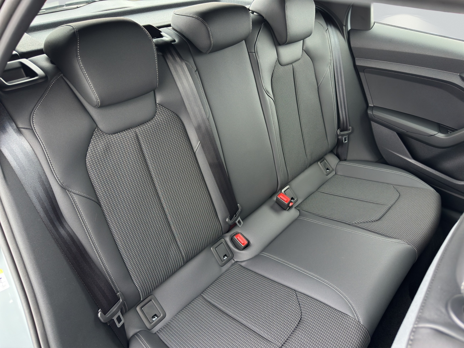 AUDI A1 Sportback 30 TFSI Attraction S-tronic-image-8