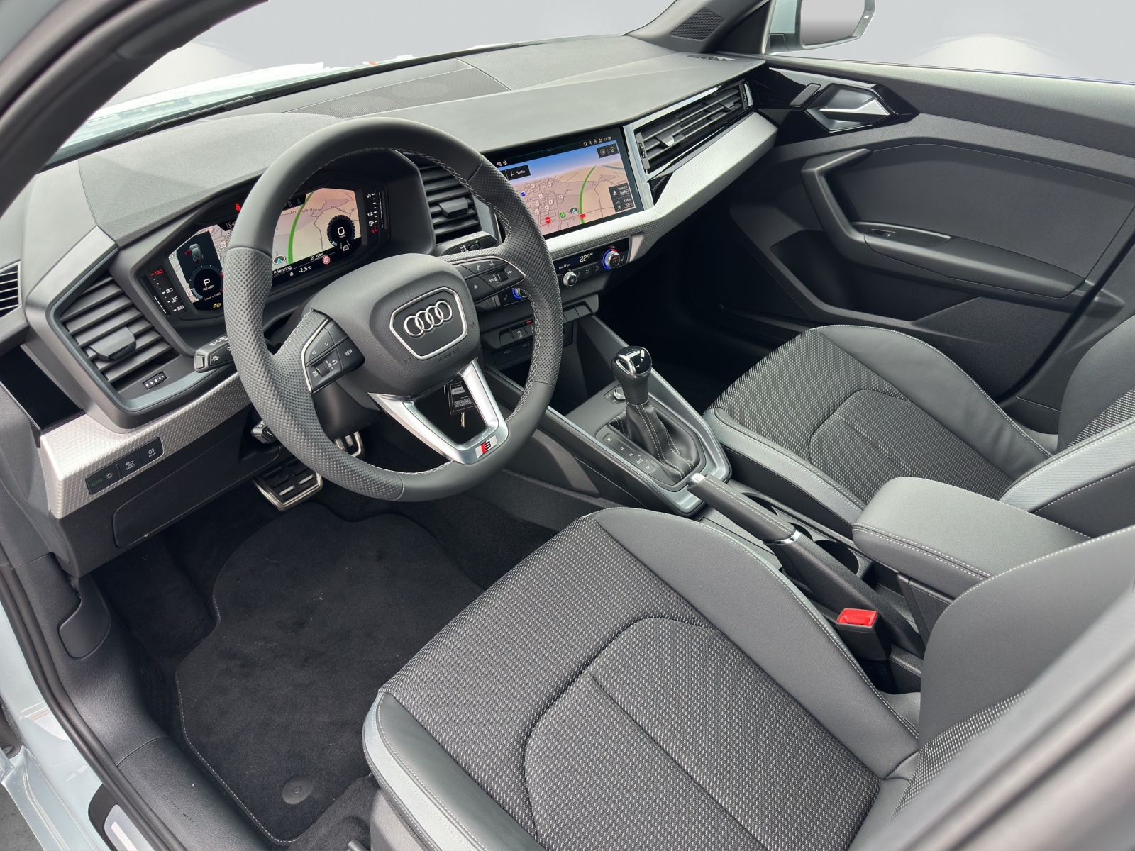 AUDI A1 Sportback 30 TFSI Attraction S-tronic-image-4