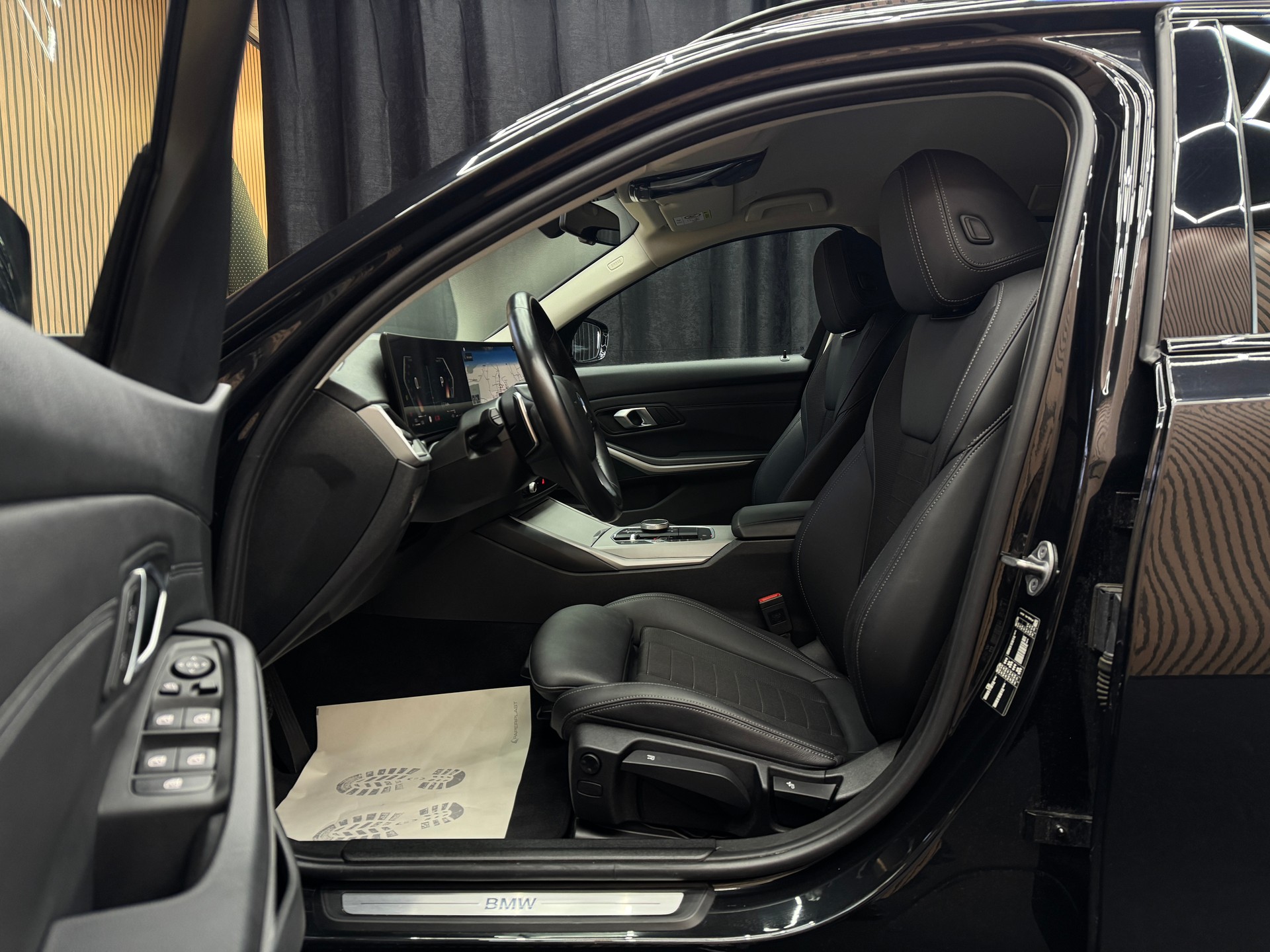BMW 318d Touring | 1 Jahr Garantie | Facelift | *ab CHF 215.-/ Monat*-image-10
