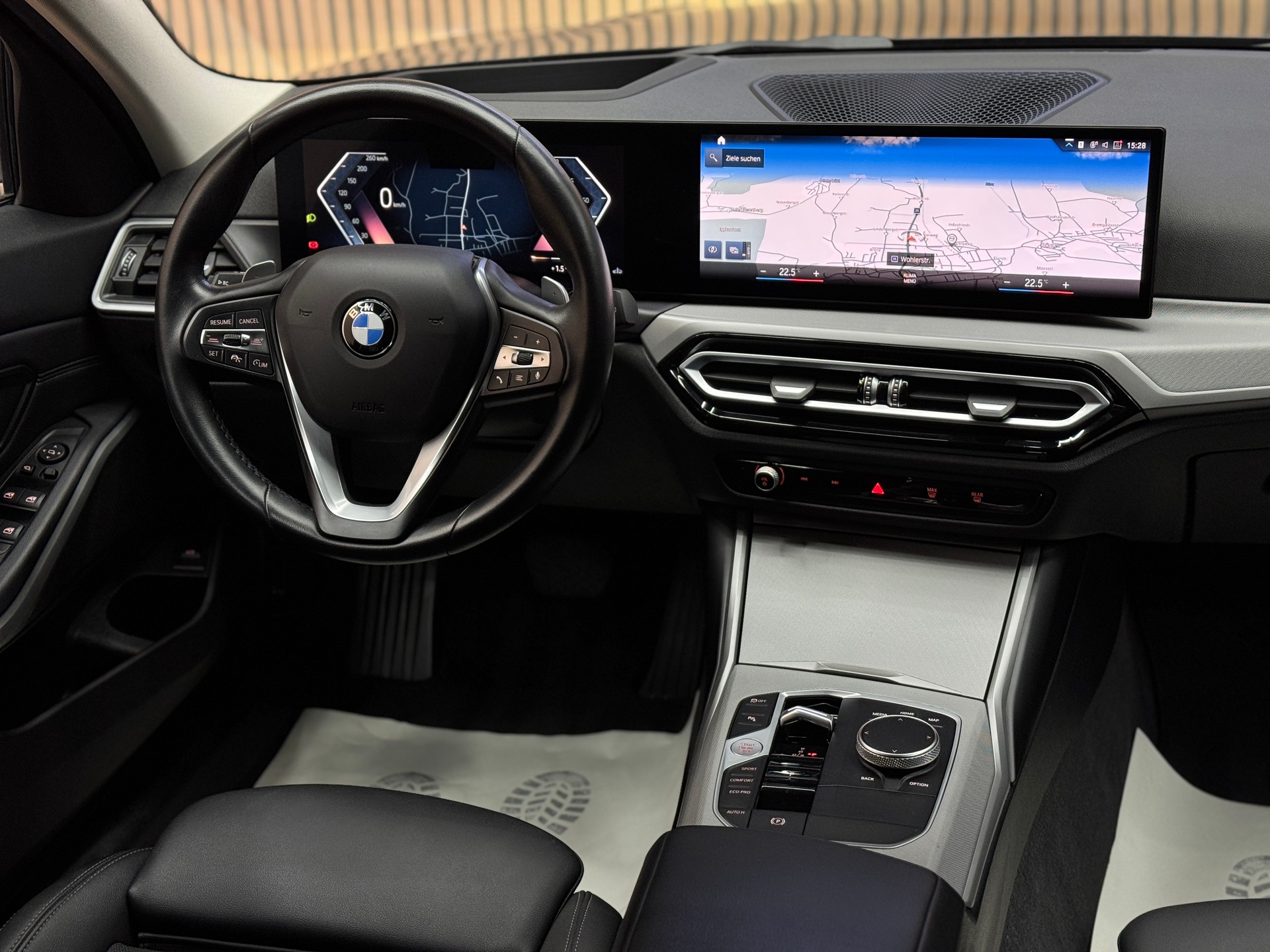 BMW 318d Touring | 1 Jahr Garantie | Facelift | *ab CHF 215.-/ Monat*-image-13
