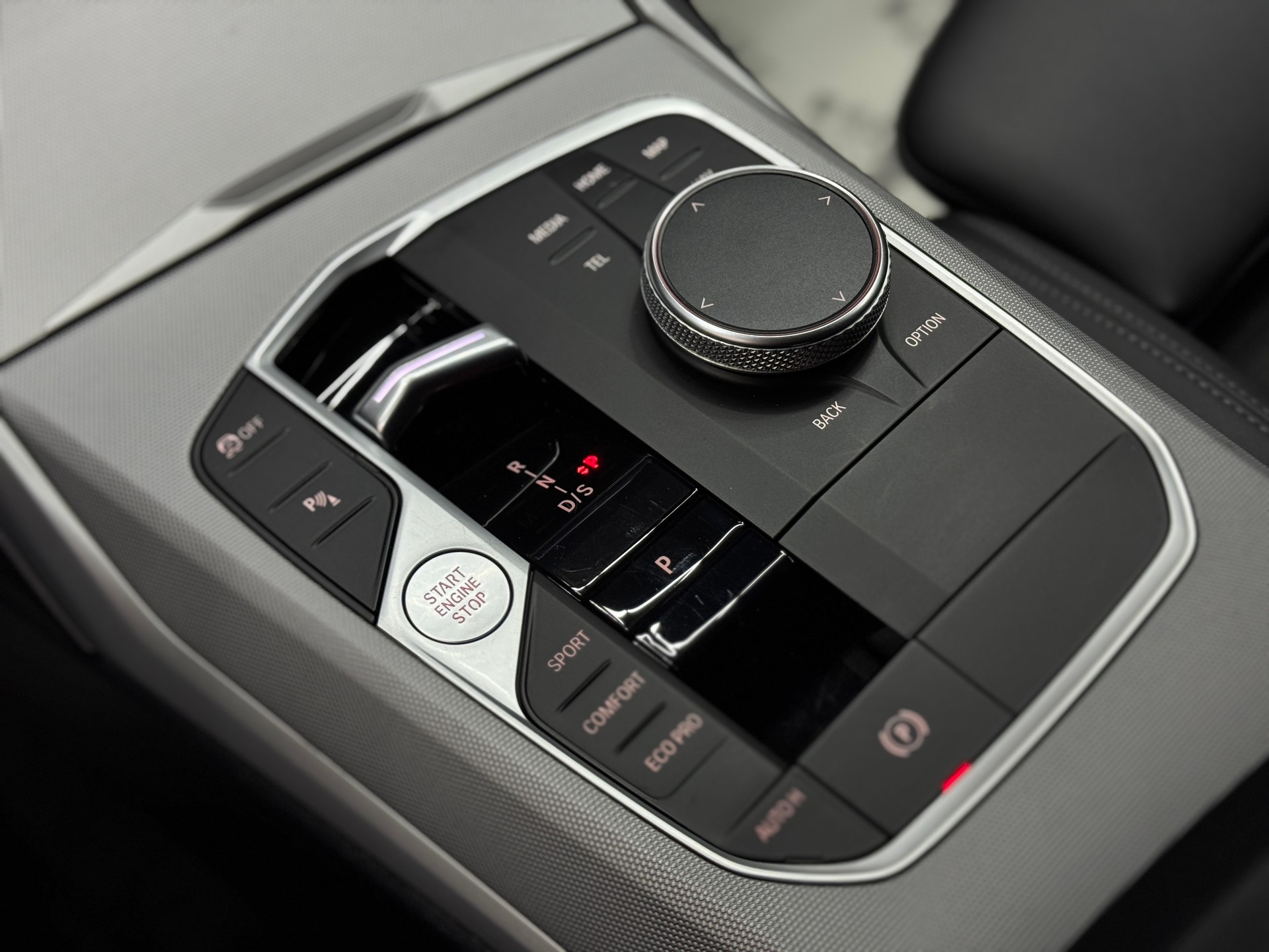 BMW 318d Touring | 1 Jahr Garantie | Facelift | *ab CHF 215.-/ Monat*-image-16