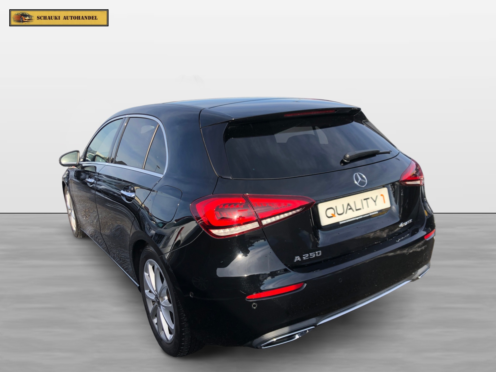 MERCEDES-BENZ A 250 4Matic Progressive 7G-DCT-image-5