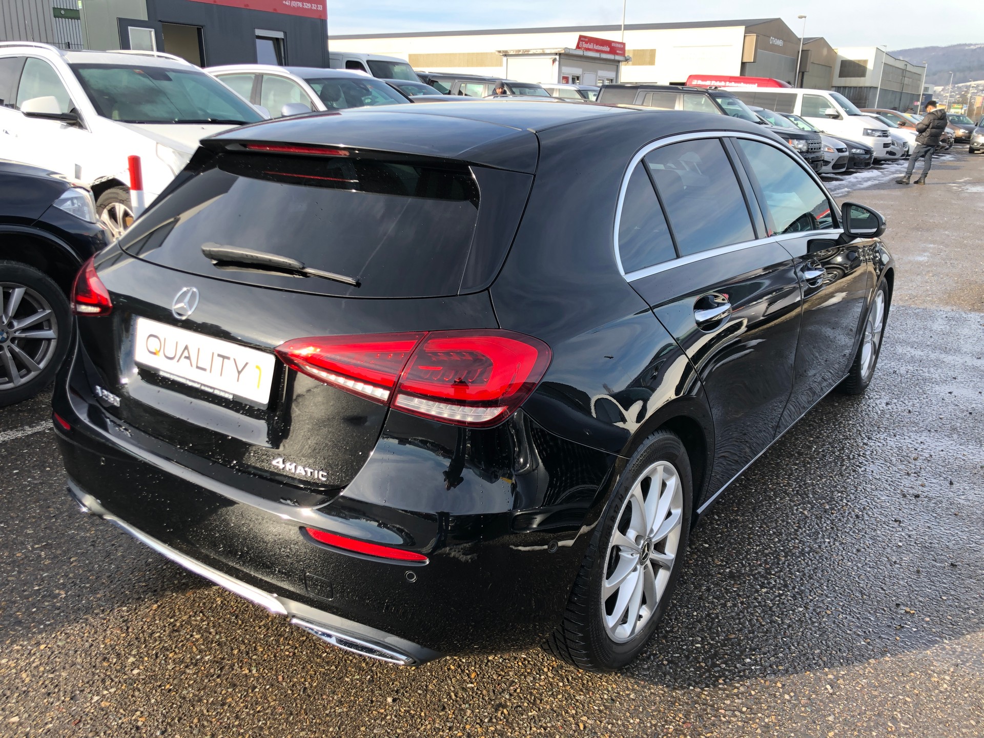 MERCEDES-BENZ A 250 4Matic Progressive 7G-DCT-showroom-element-3