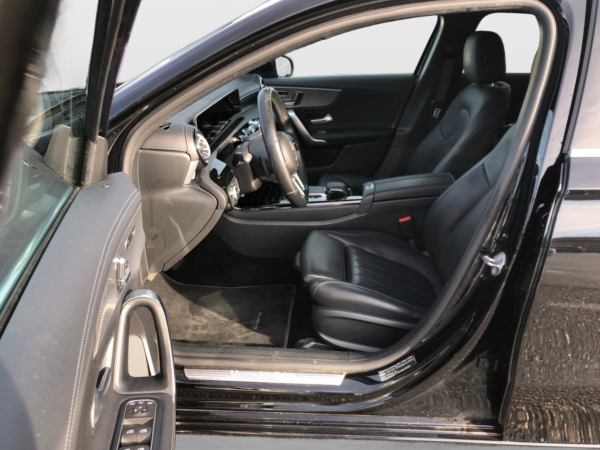 MERCEDES-BENZ A 250 4Matic Progressive 7G-DCT-image-17