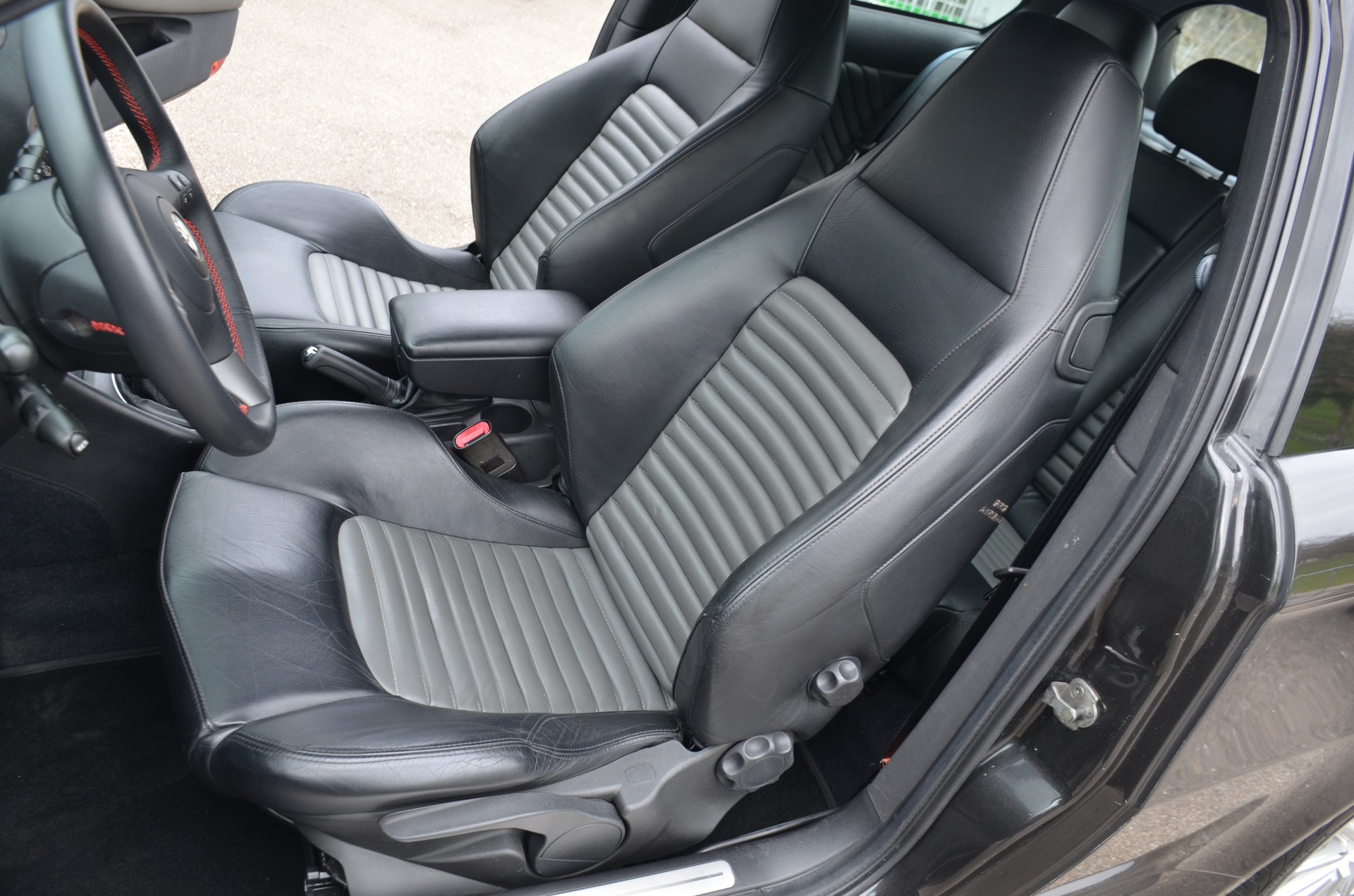 ALFA ROMEO 147 3.2 GTA-image-13