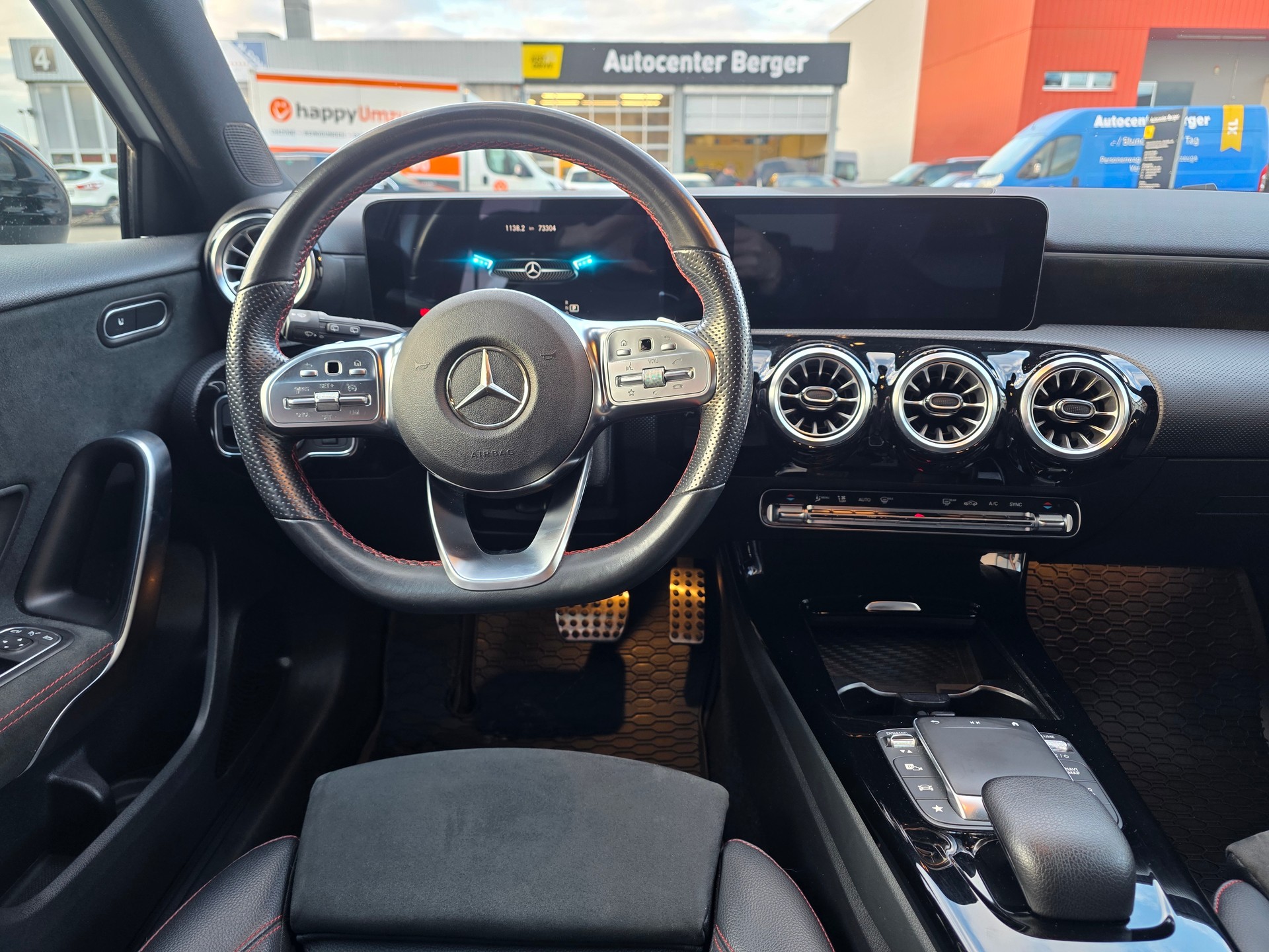 MERCEDES-BENZ A 200 AMG Line 7G-DCT-image-14