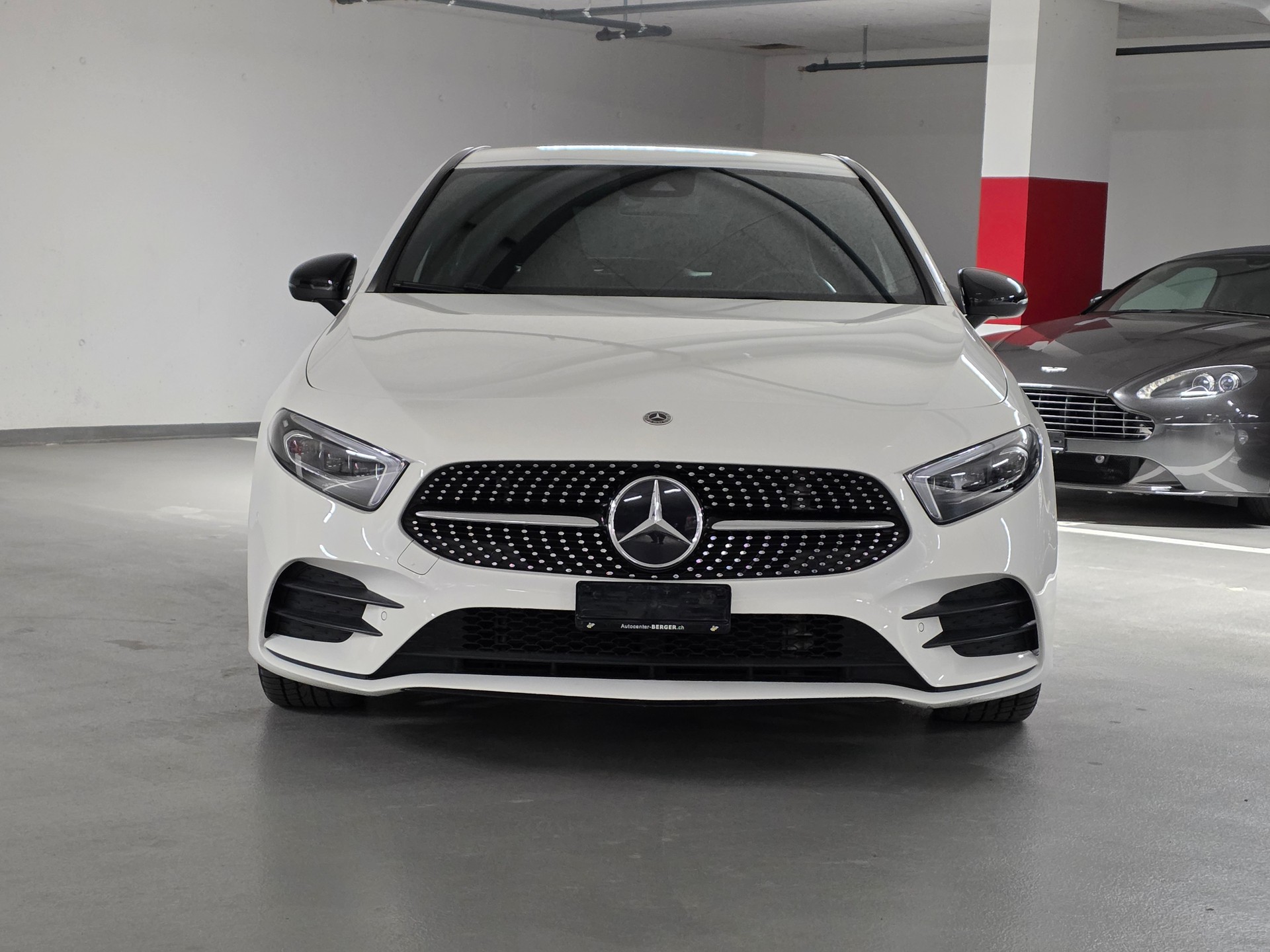 MERCEDES-BENZ A 200 AMG Line 7G-DCT-showroom-element-2