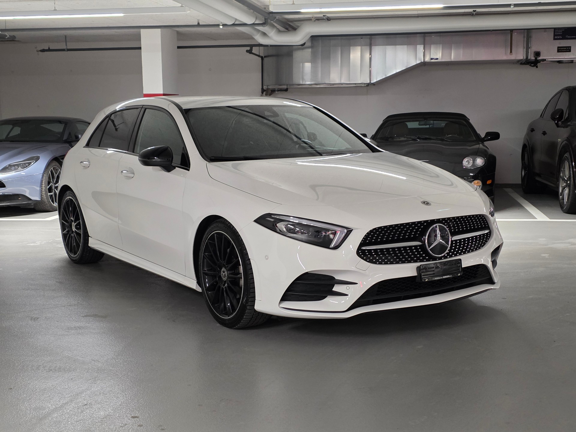MERCEDES-BENZ A 200 AMG Line 7G-DCT-showroom-element-3