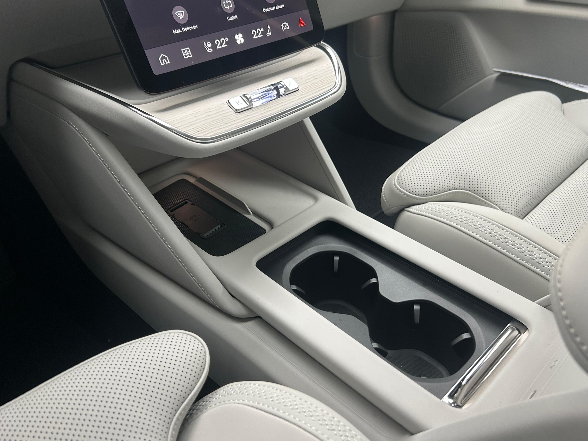 VOLVO ES90 Ultra-image-17