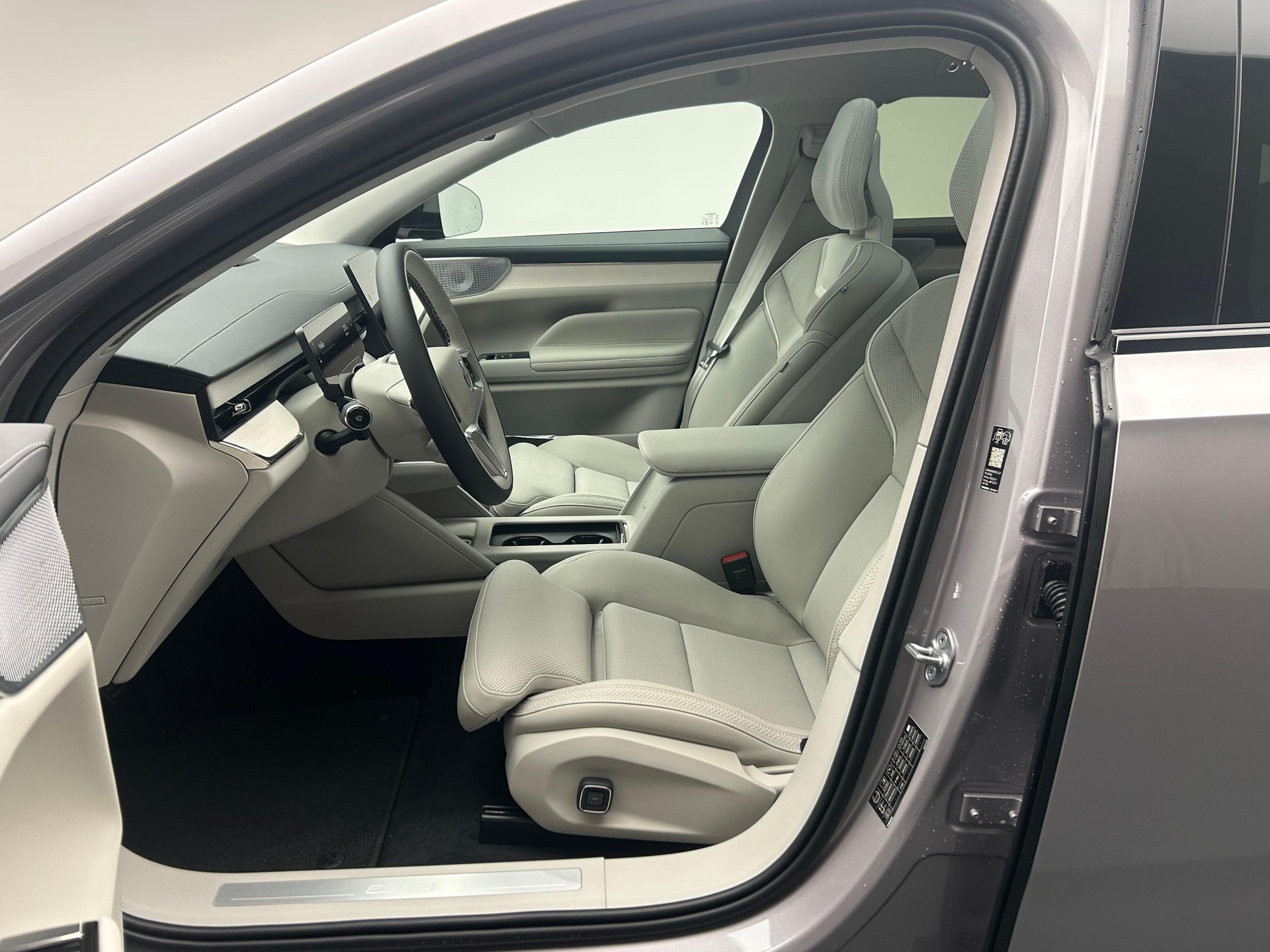 VOLVO ES90 Ultra-image-6