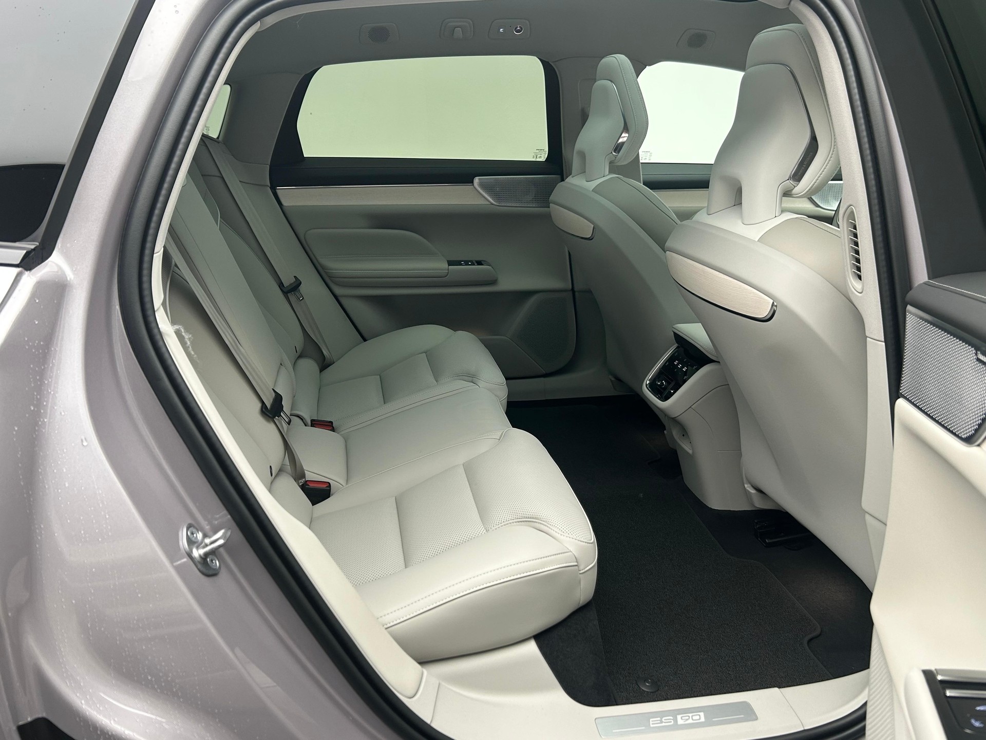 VOLVO ES90 Ultra-image-27