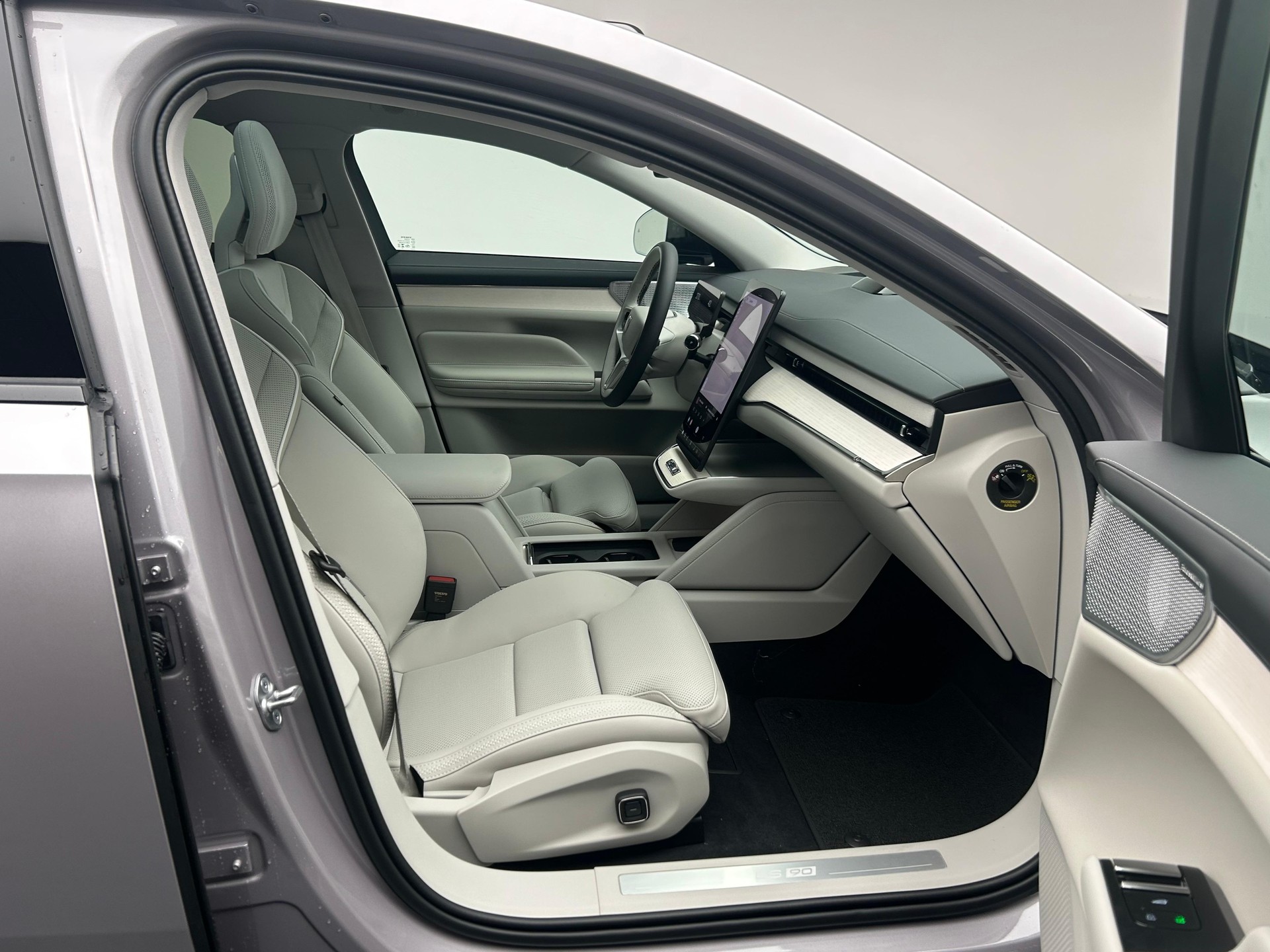 VOLVO ES90 Ultra-image-29