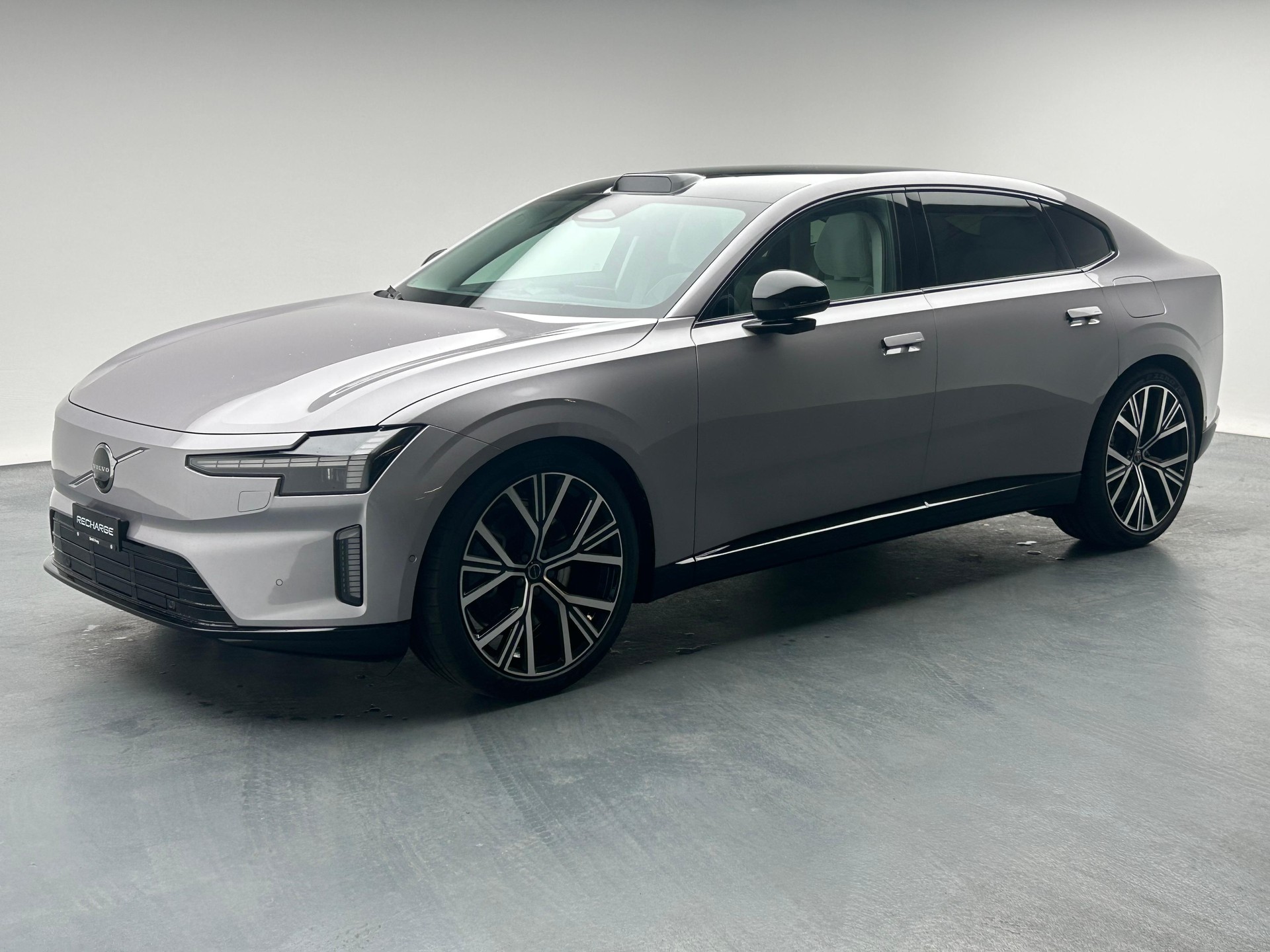 VOLVO ES90 Ultra-image-1