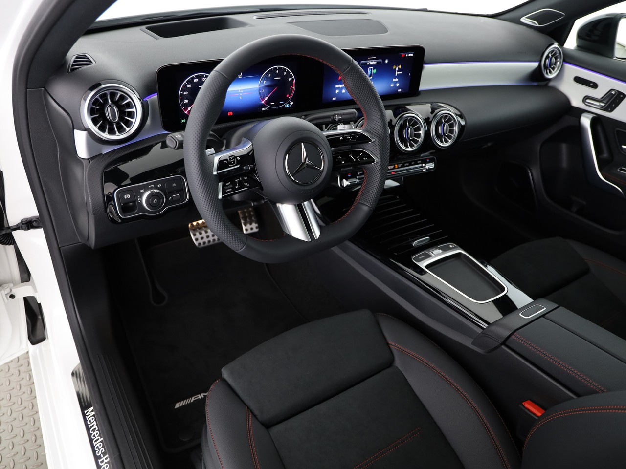 MERCEDES-BENZ A 250 4Matic 8G-DCT-image-9