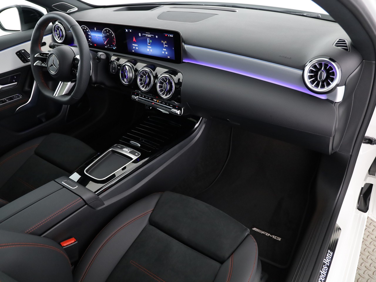 MERCEDES-BENZ A 250 4Matic 8G-DCT-image-11