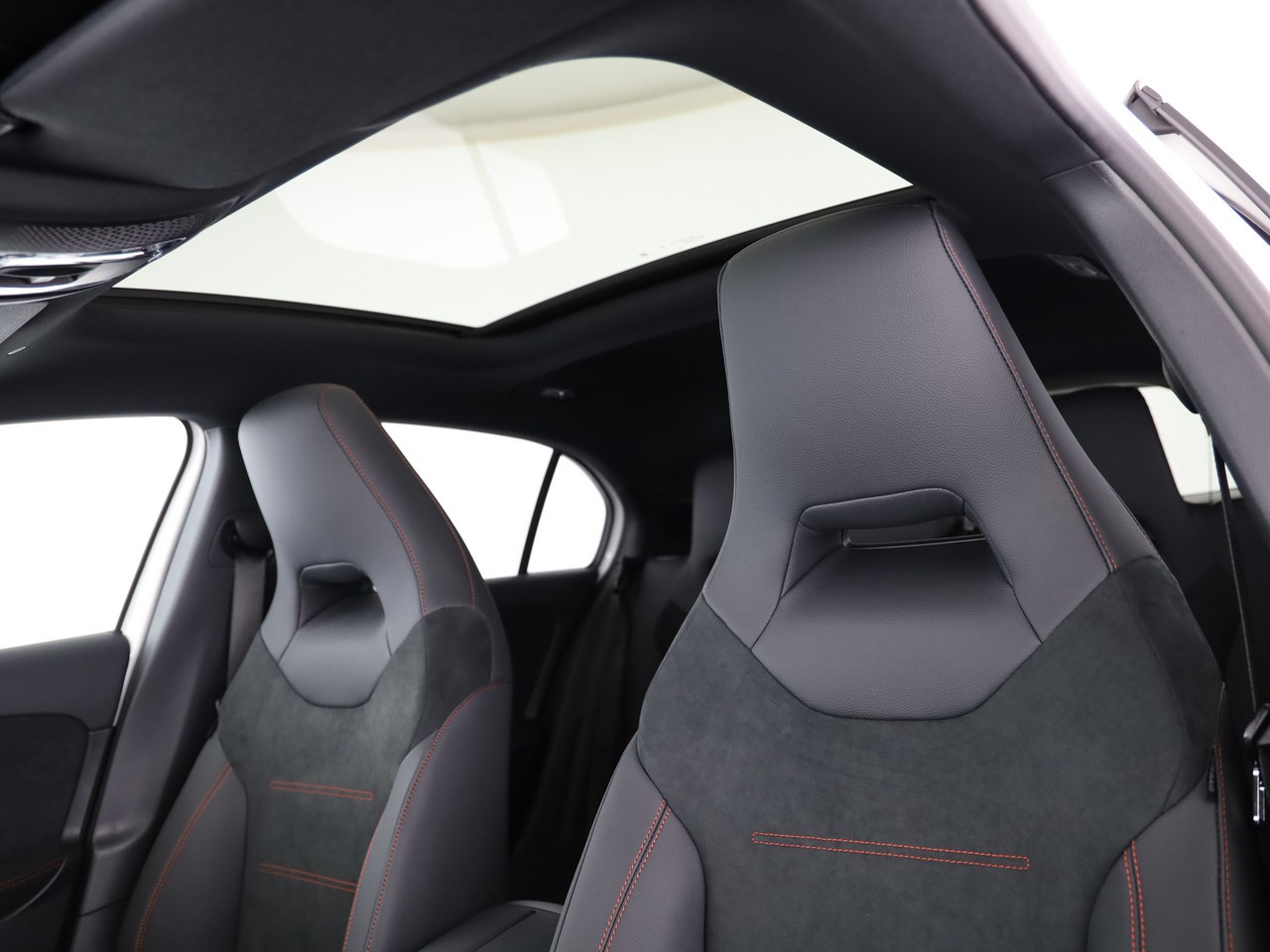 MERCEDES-BENZ A 250 4Matic 8G-DCT-image-6